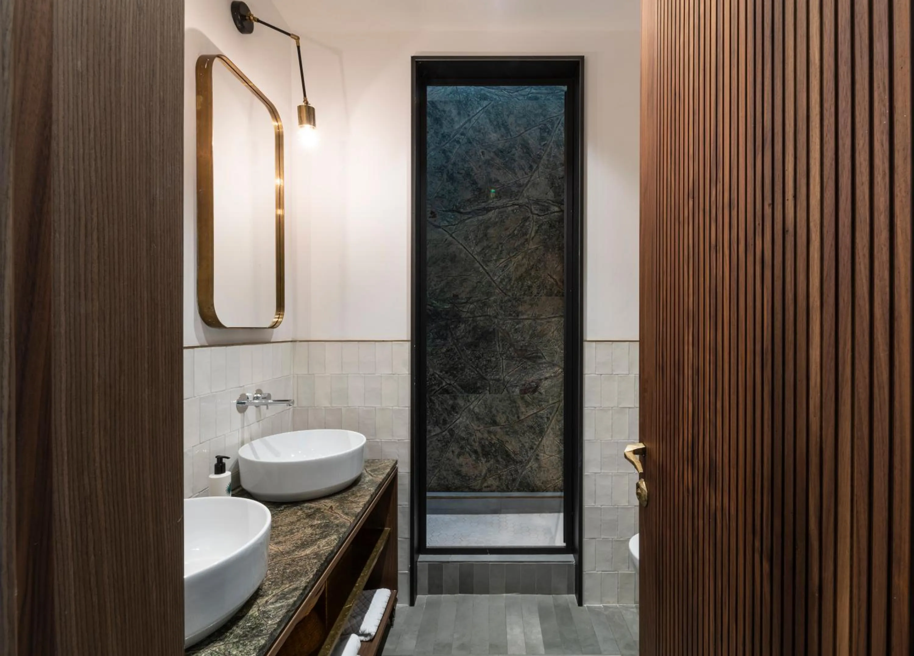 Bathroom in Horti 14 Borgo Trastevere Hotel