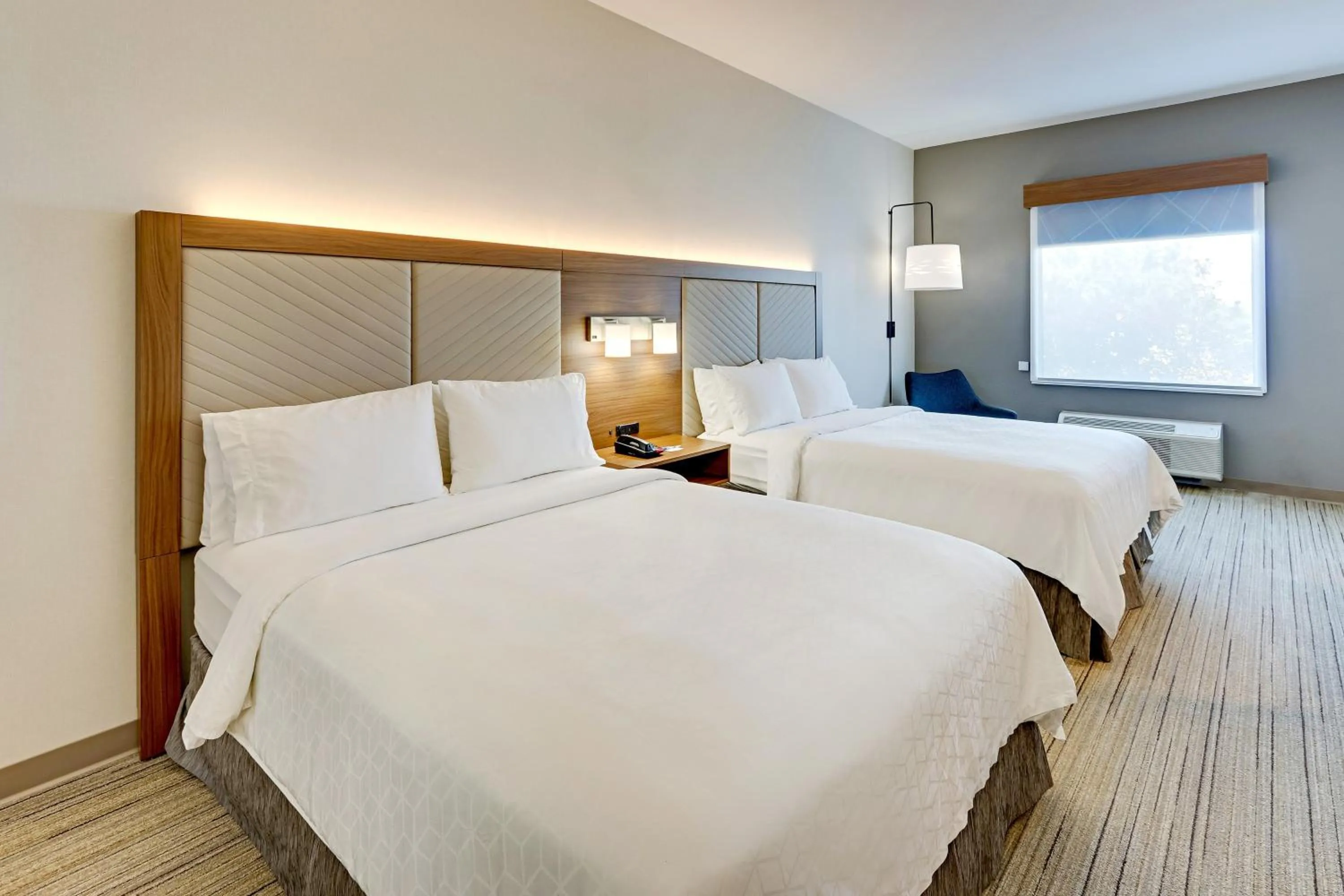 Photo of the whole room, Bed in Holiday Inn Express Hotel and Suites Weatherford by IHG