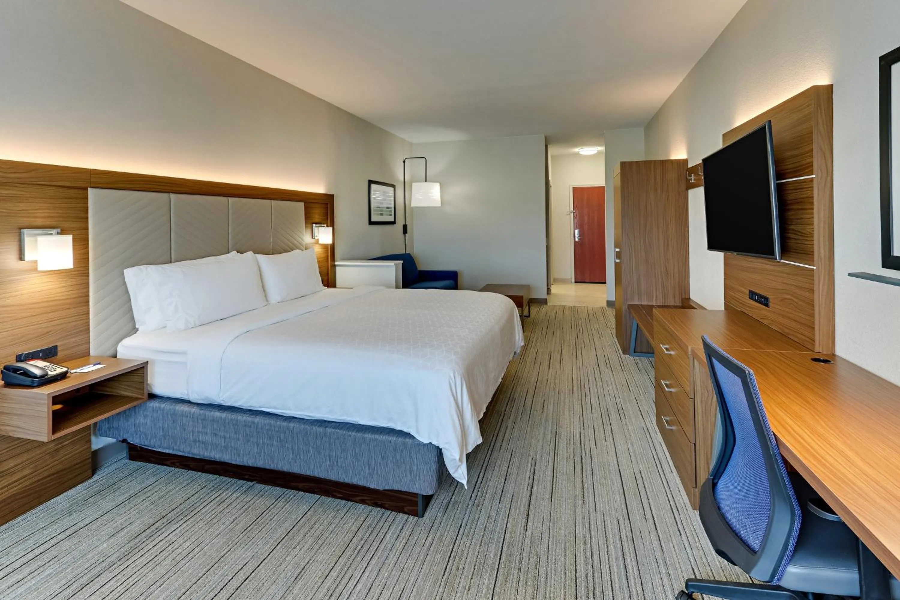 Photo of the whole room, Bed in Holiday Inn Express Hotel and Suites Weatherford by IHG