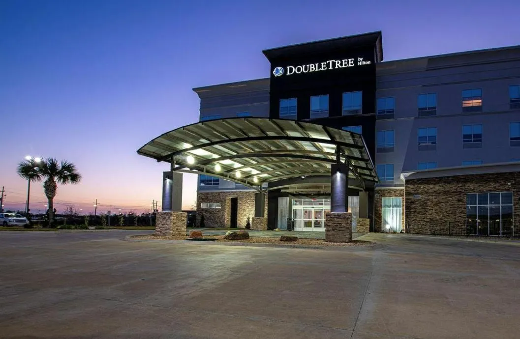Property building in Doubletree Sulphur Lake Charles