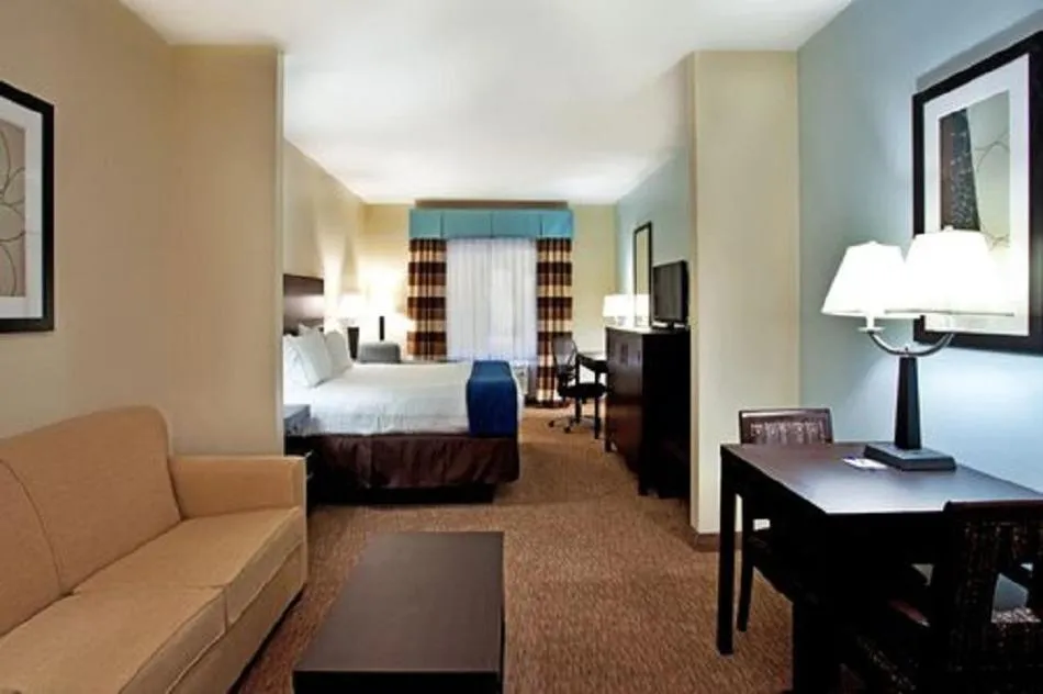 Bed in Holiday Inn Express - Eunice by IHG