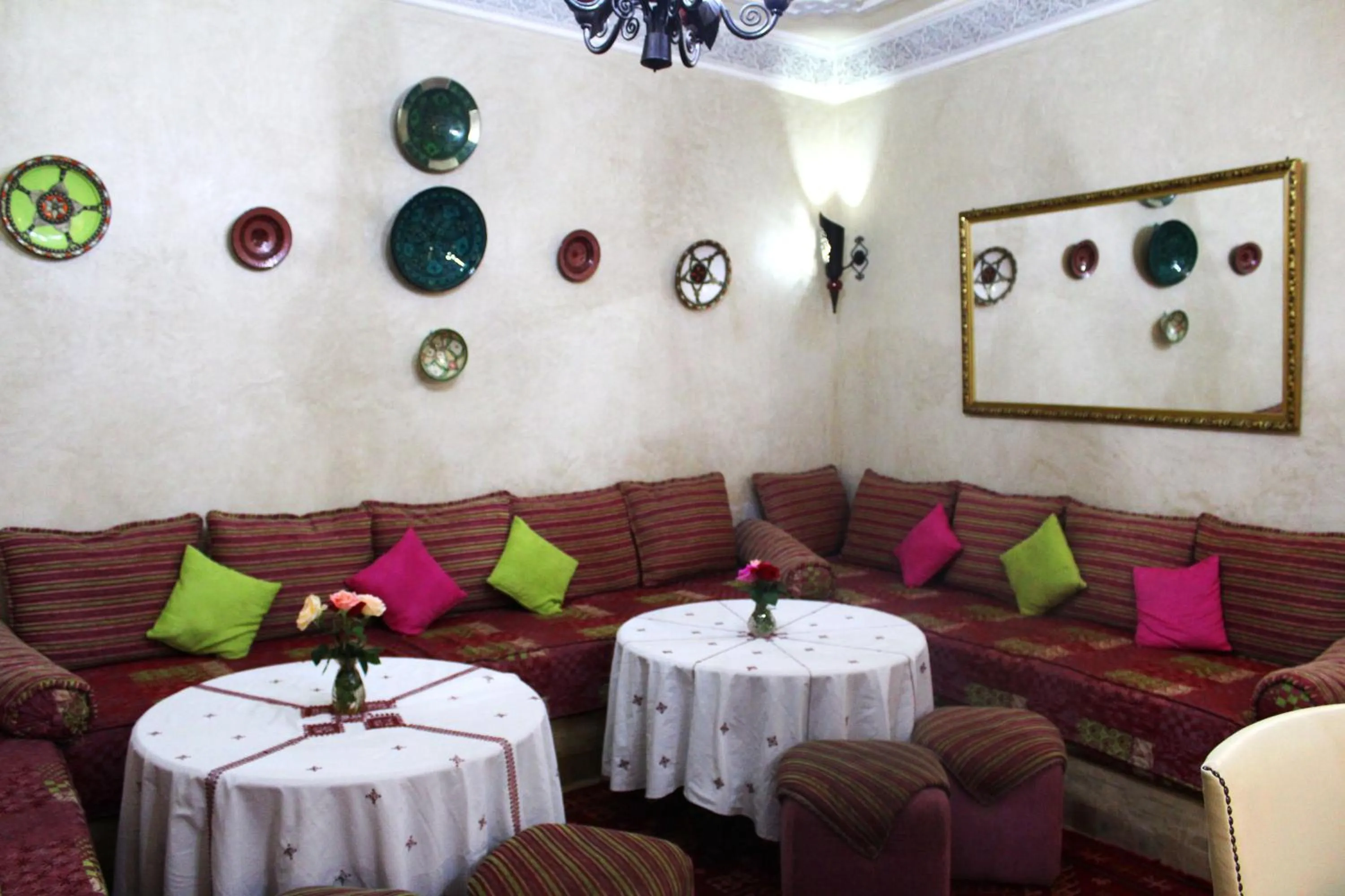 Restaurant/places to eat in Riad Alida