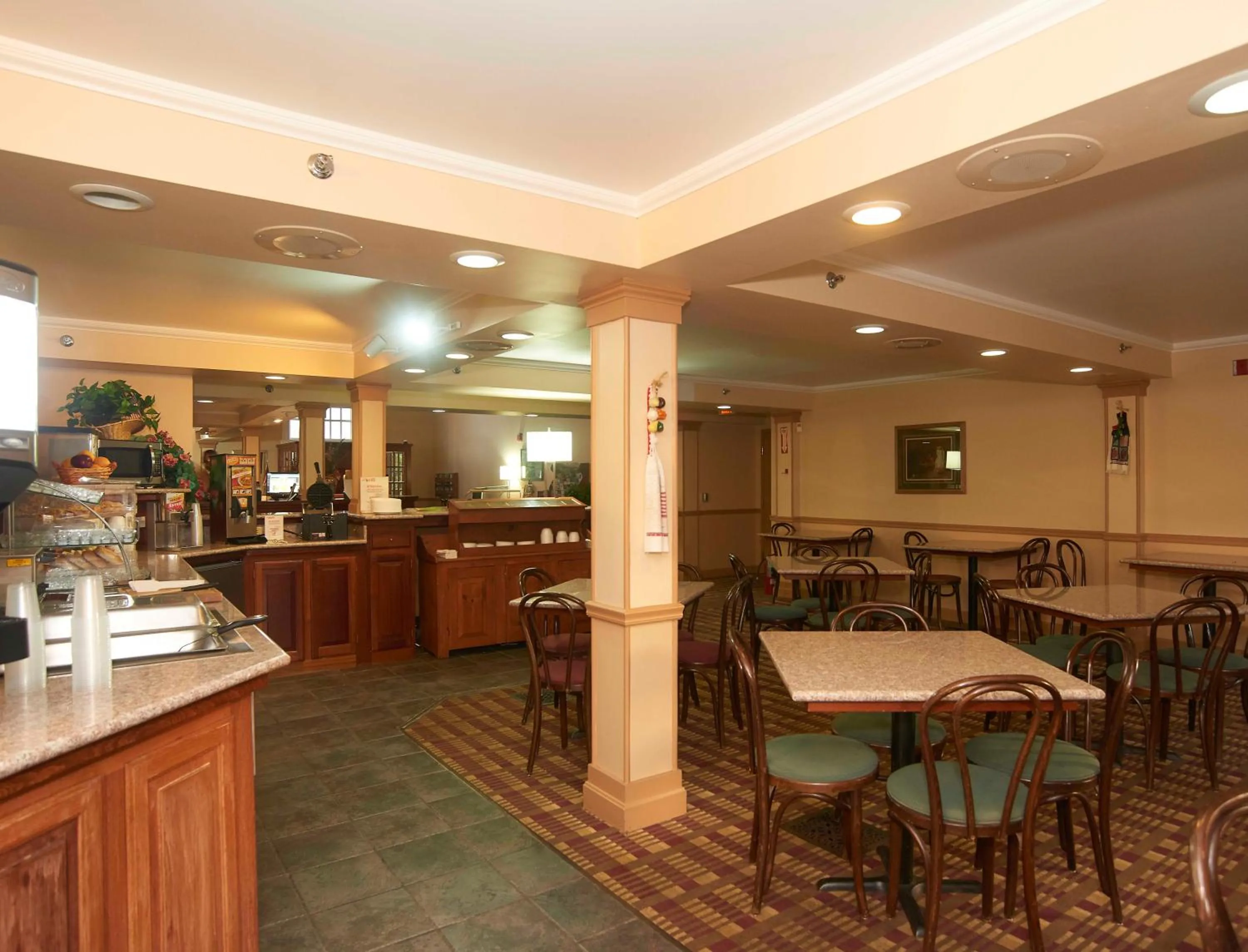 Breakfast in Hollow Inn and Motel