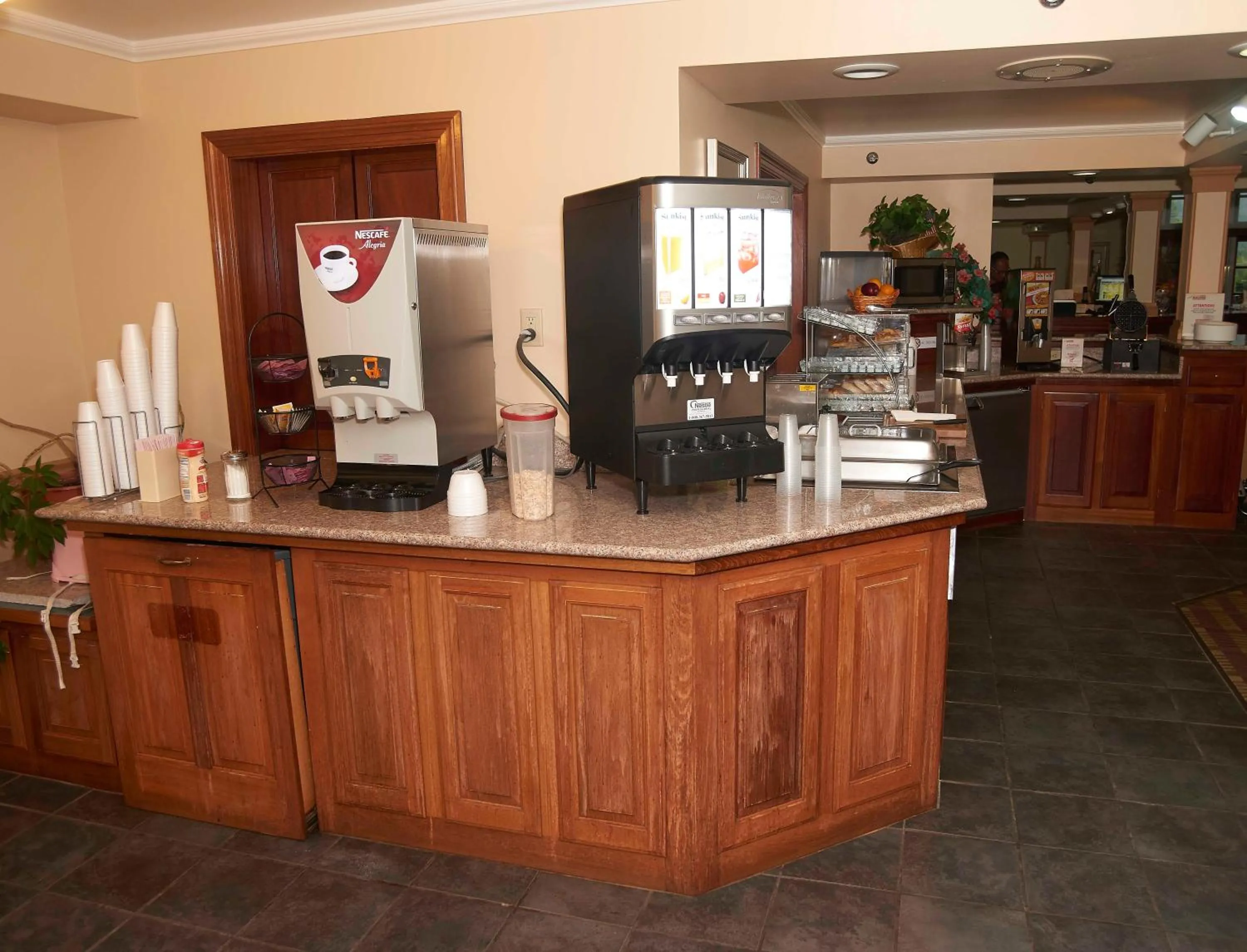 Breakfast in Hollow Inn and Motel