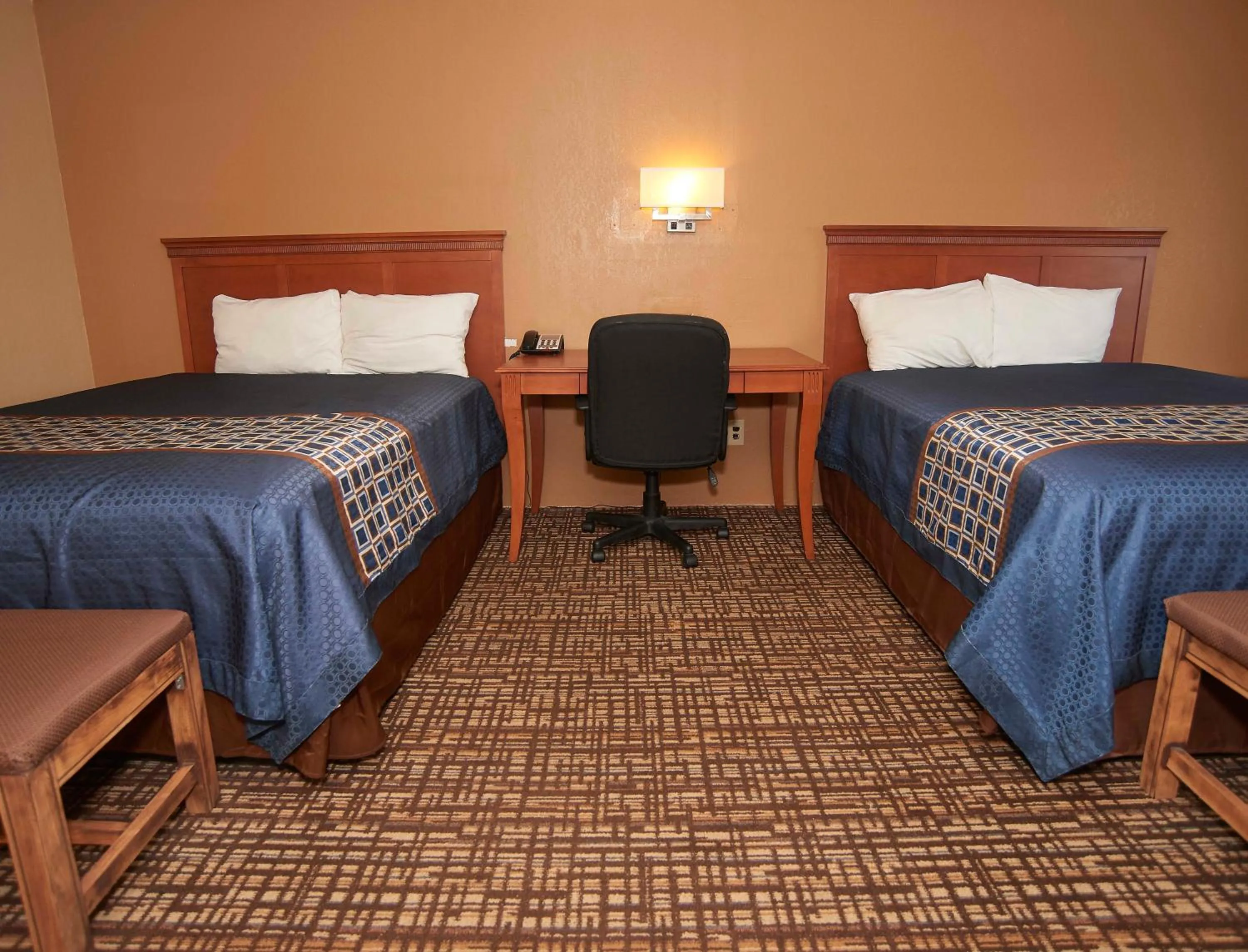 Bedroom, Bed in Hollow Inn and Motel