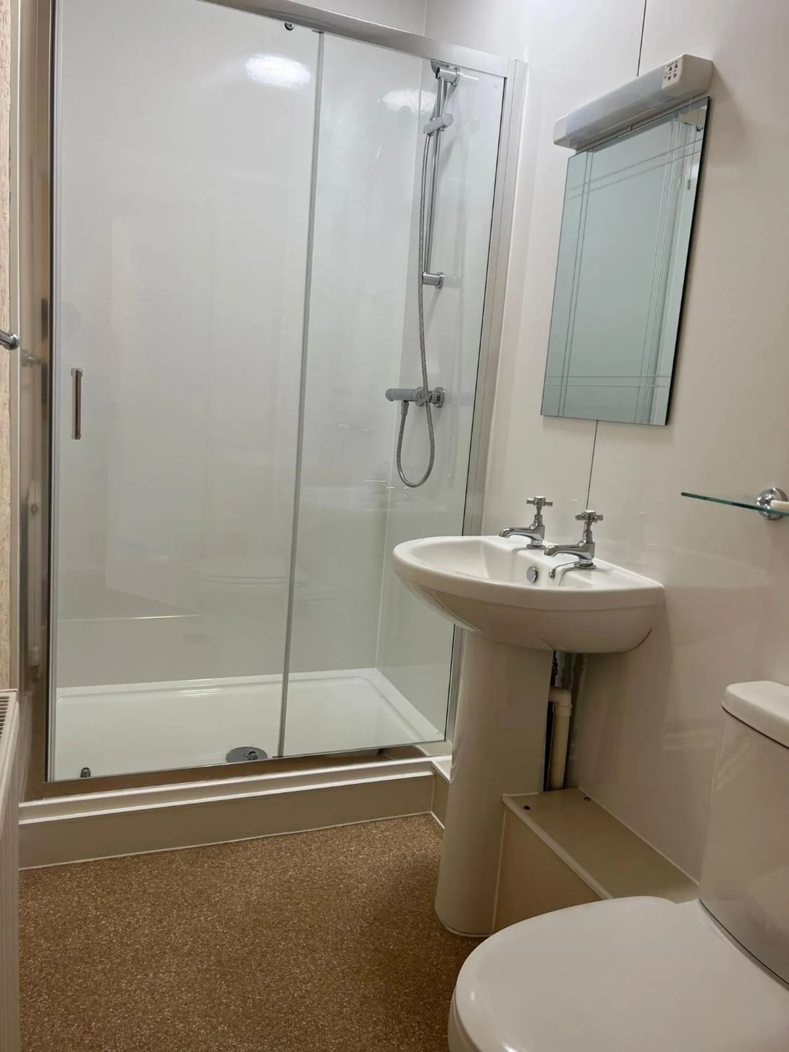 Bathroom in Rothwell House Hotel