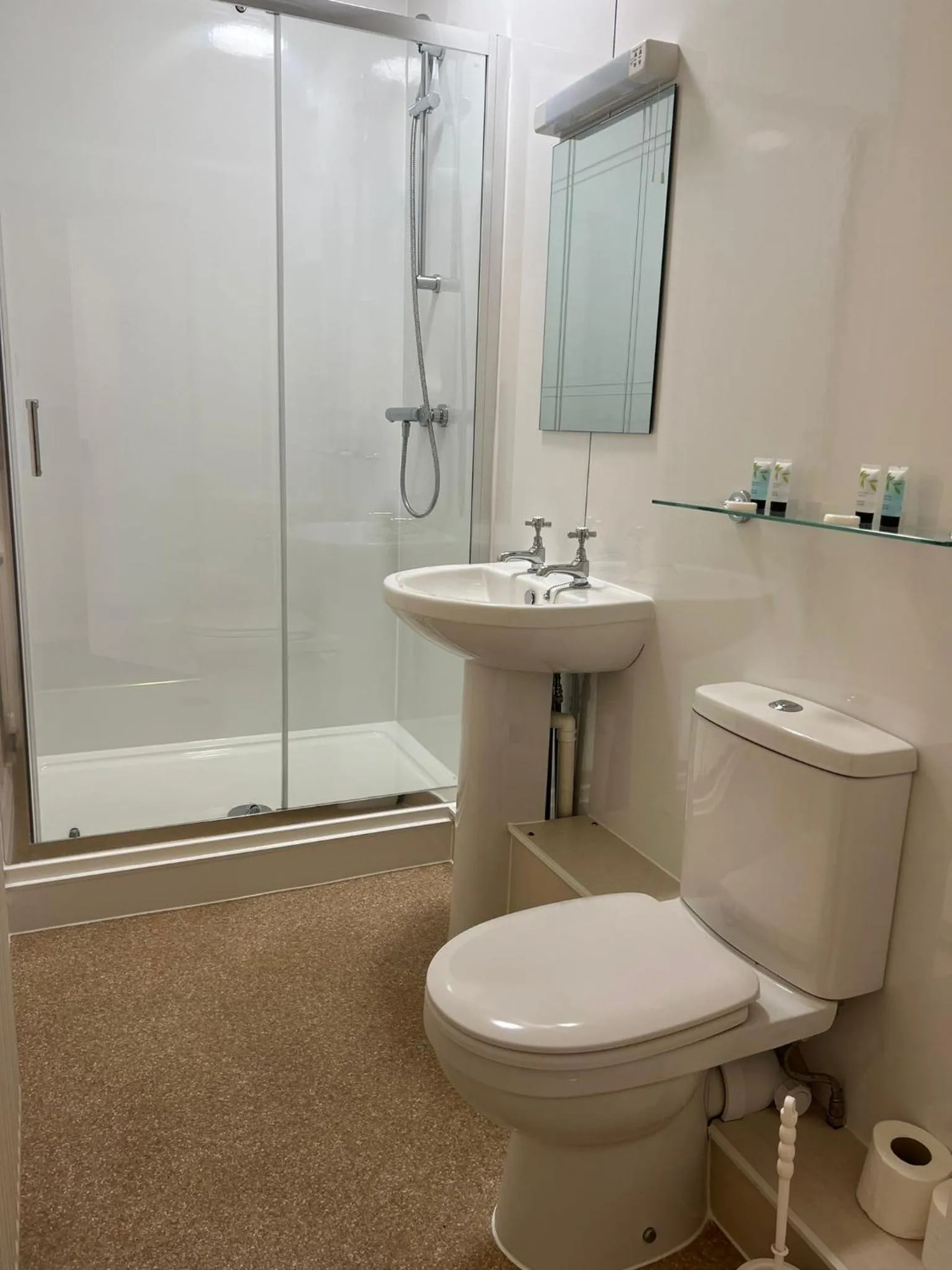 Bathroom in Rothwell House Hotel