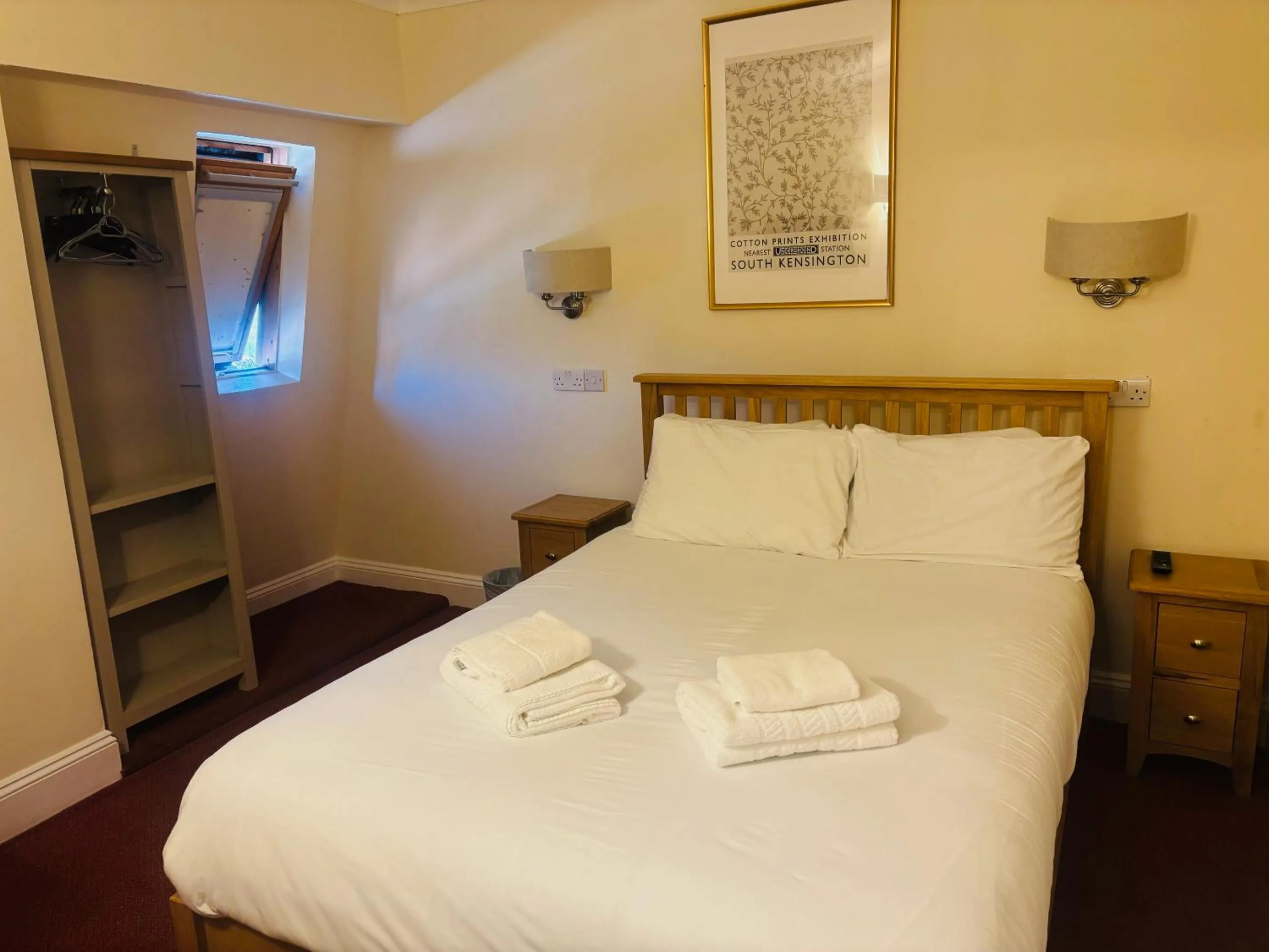 Bed in Rothwell House Hotel