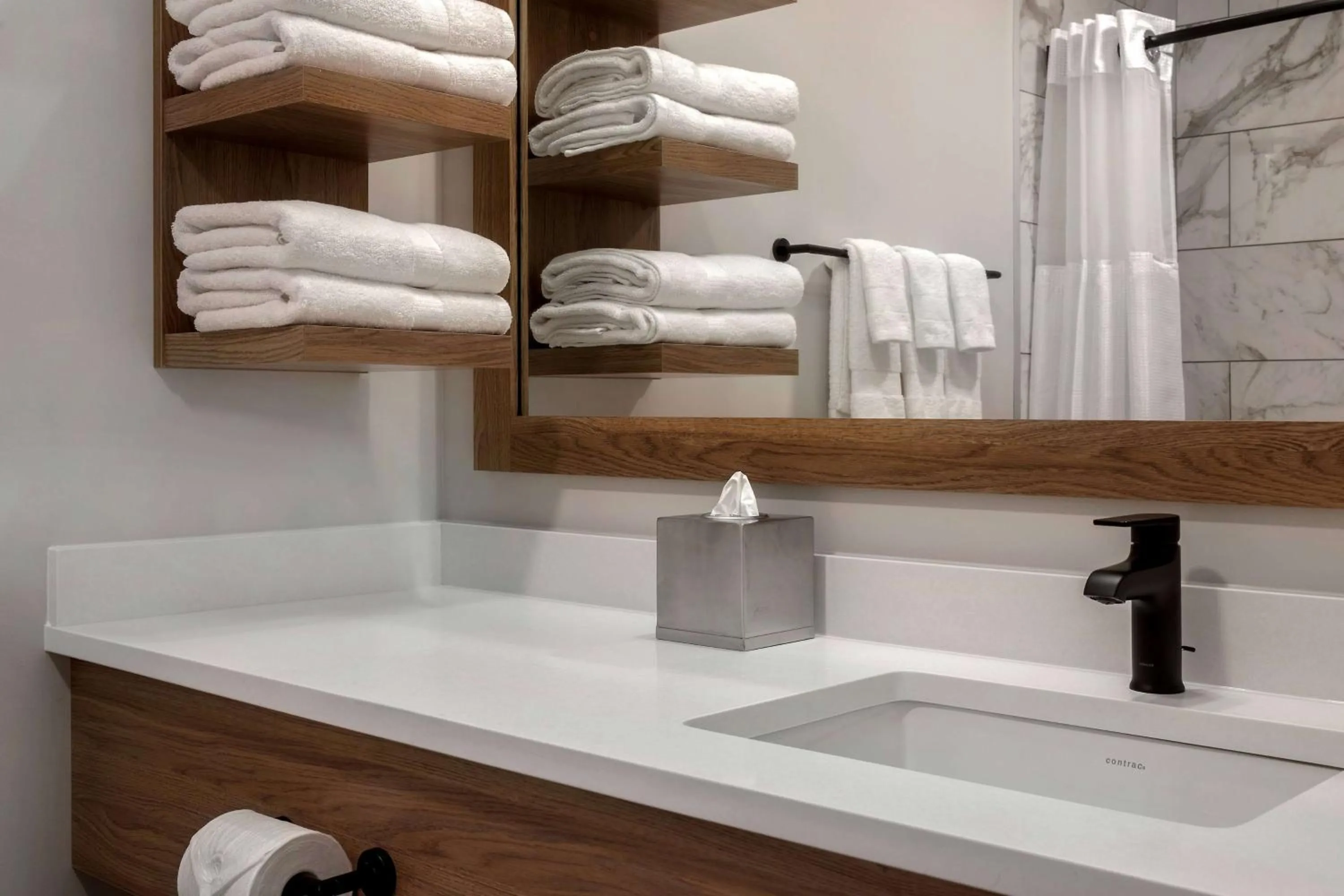 TV and multimedia in Ramada by Wyndham Cochrane