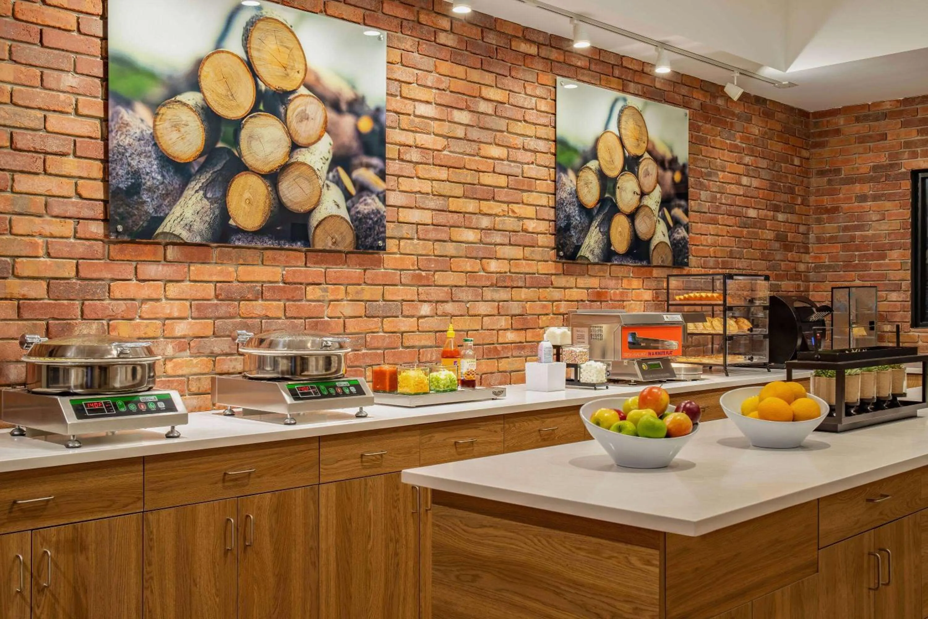 Restaurant/places to eat in Ramada by Wyndham Cochrane