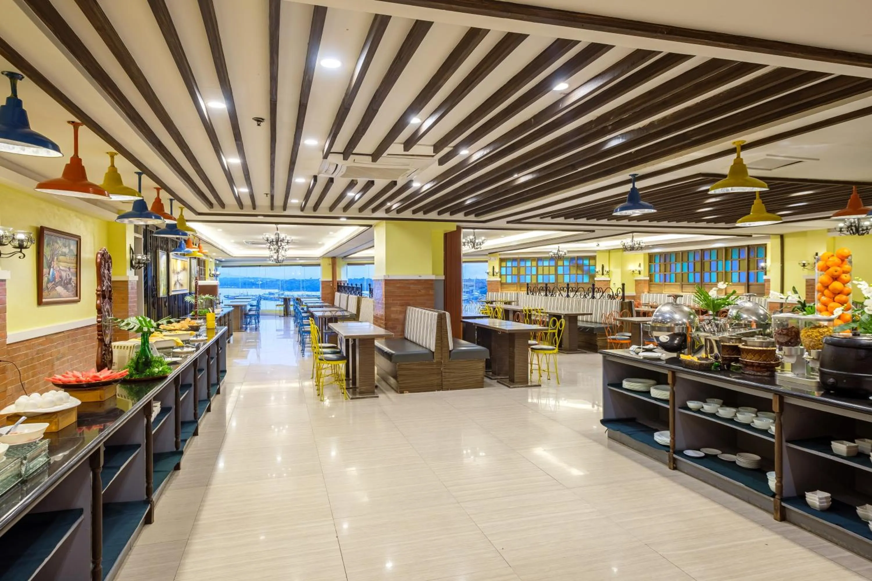 Restaurant/places to eat in Sunlight Hotel Puerto Princesa