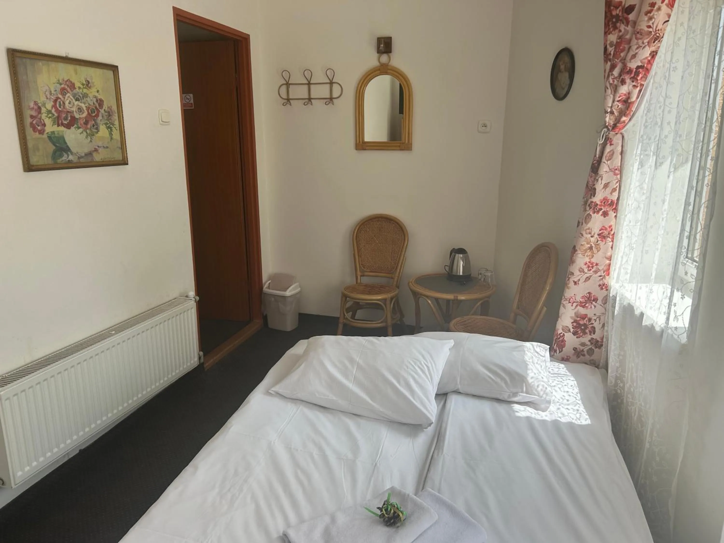 Photo of the whole room, Bed in Willa Safona