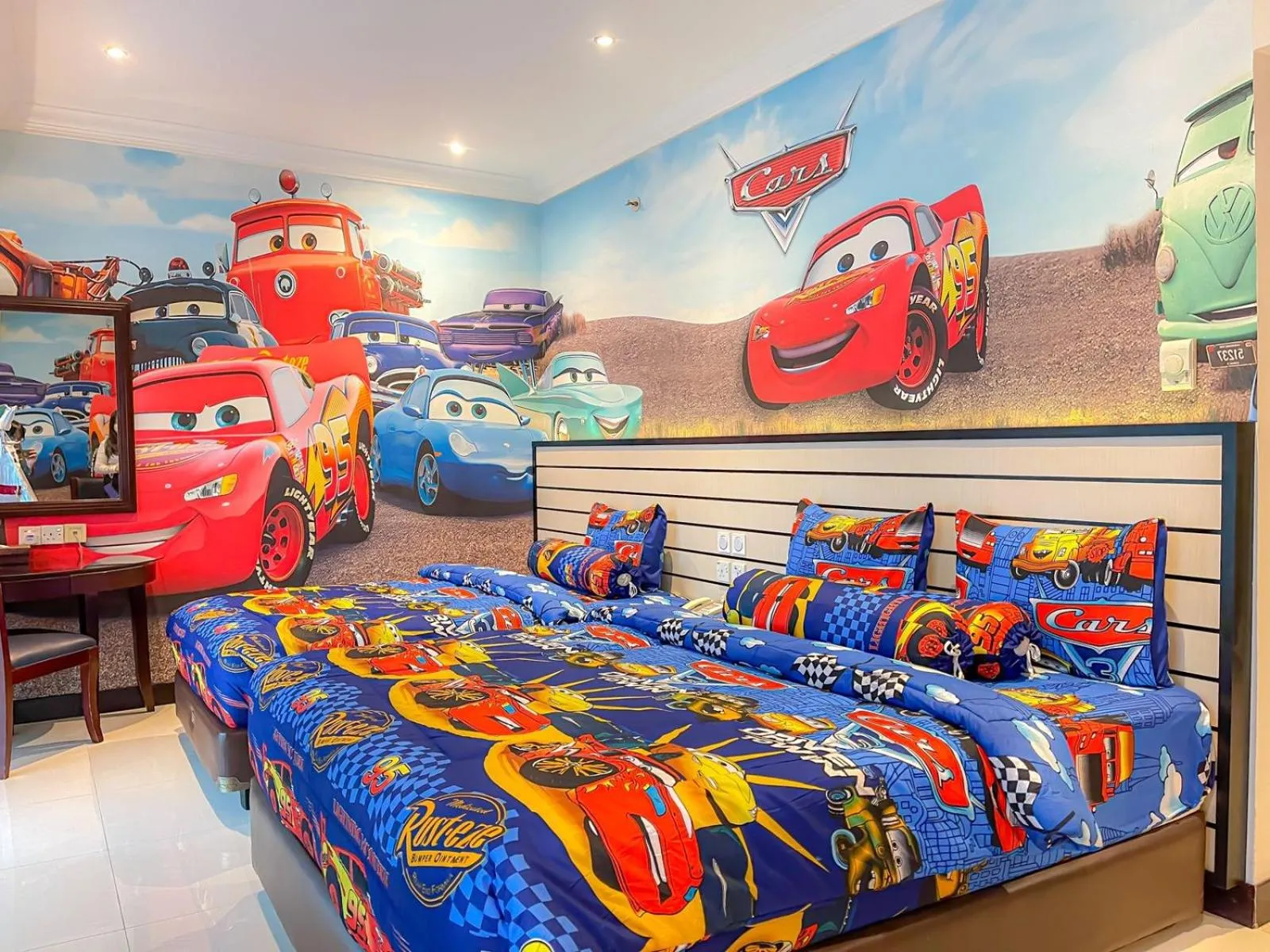 Bed in Pacific Palace Hotel