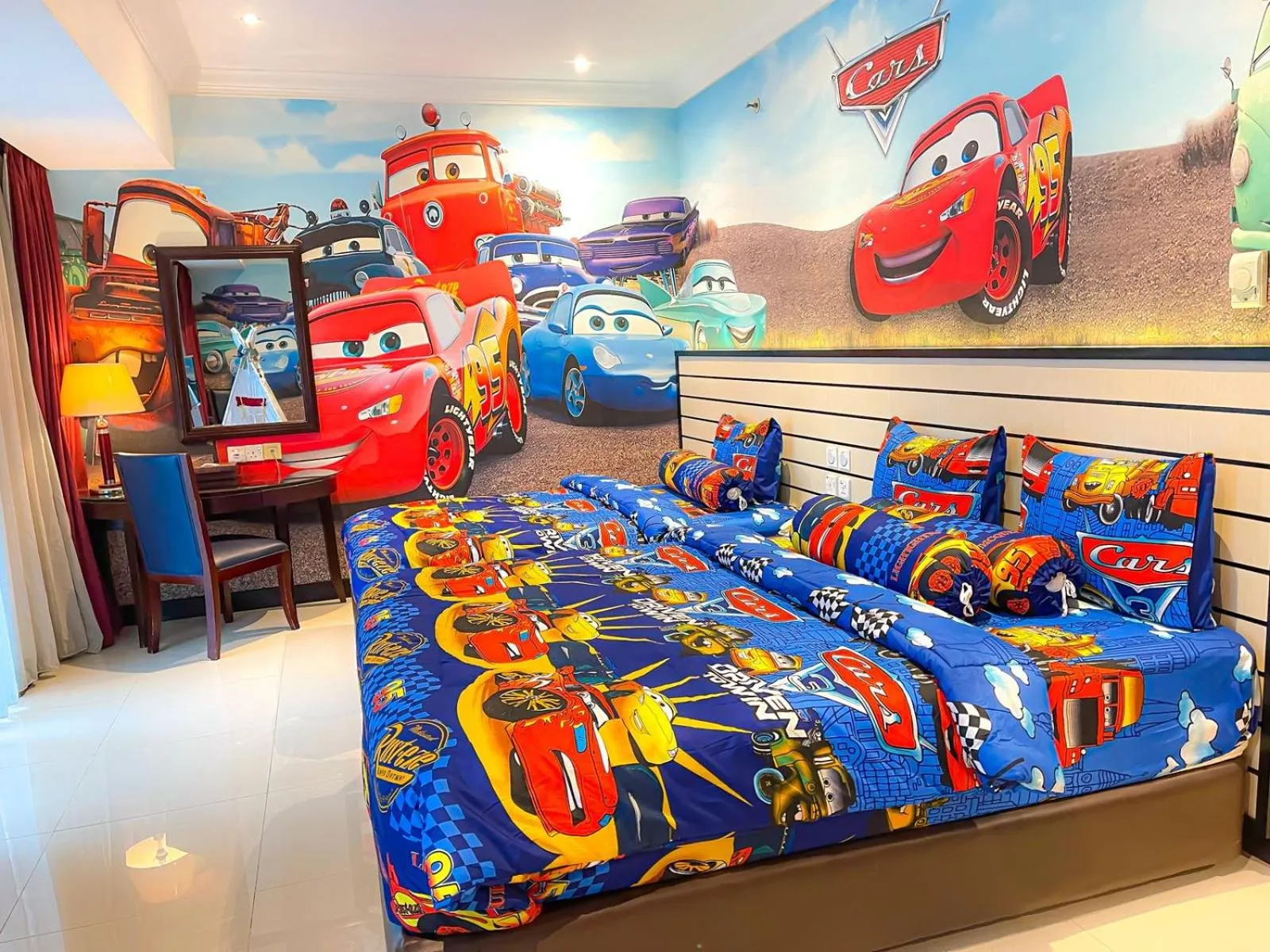 Bedroom, Bed in Pacific Palace Hotel