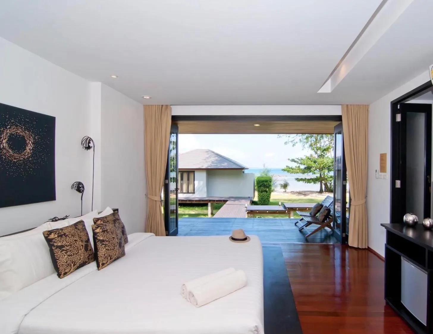 Bed in Plub Pla Koh Mak Retreat