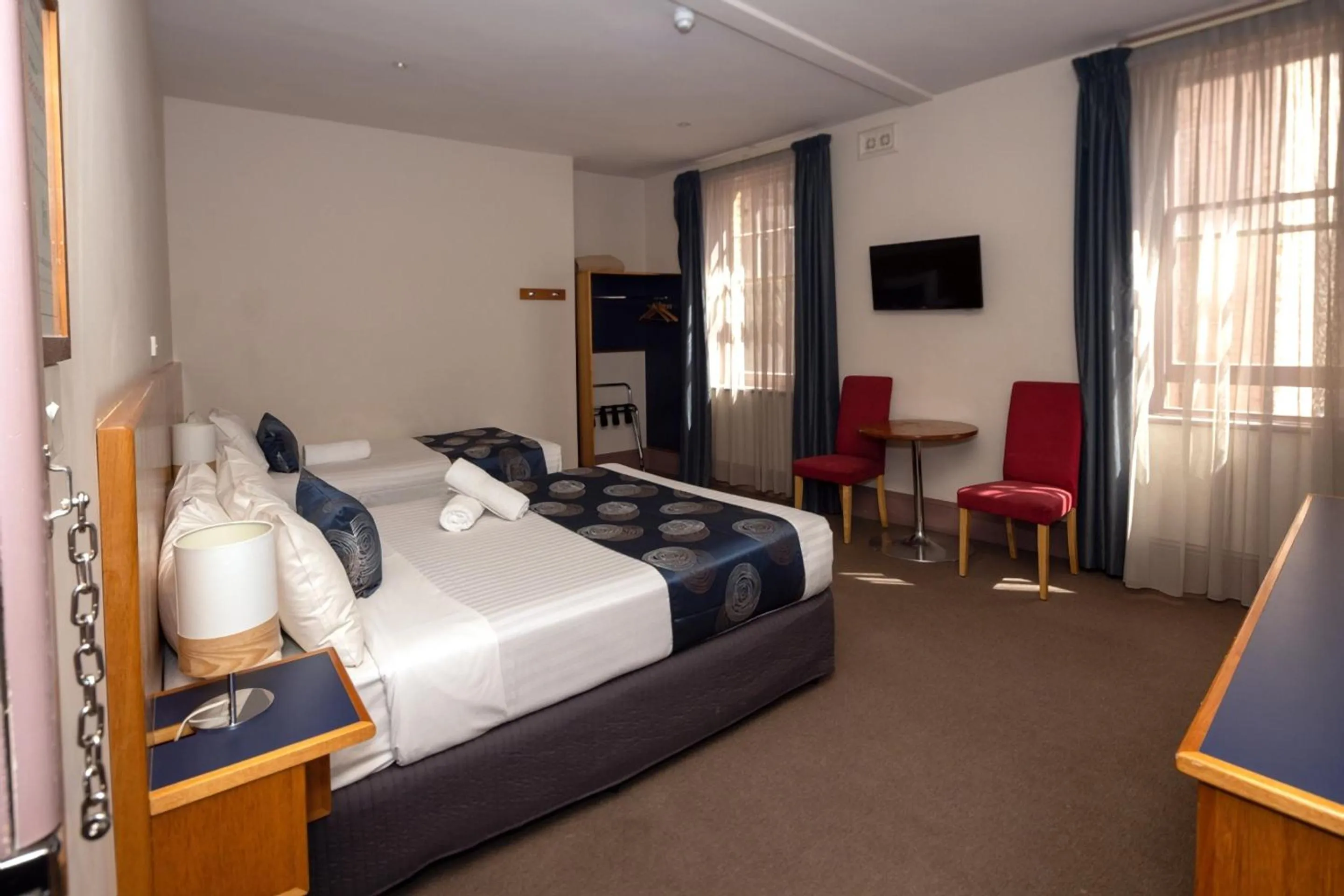 Bedroom, Bed in Central Hotel Hobart