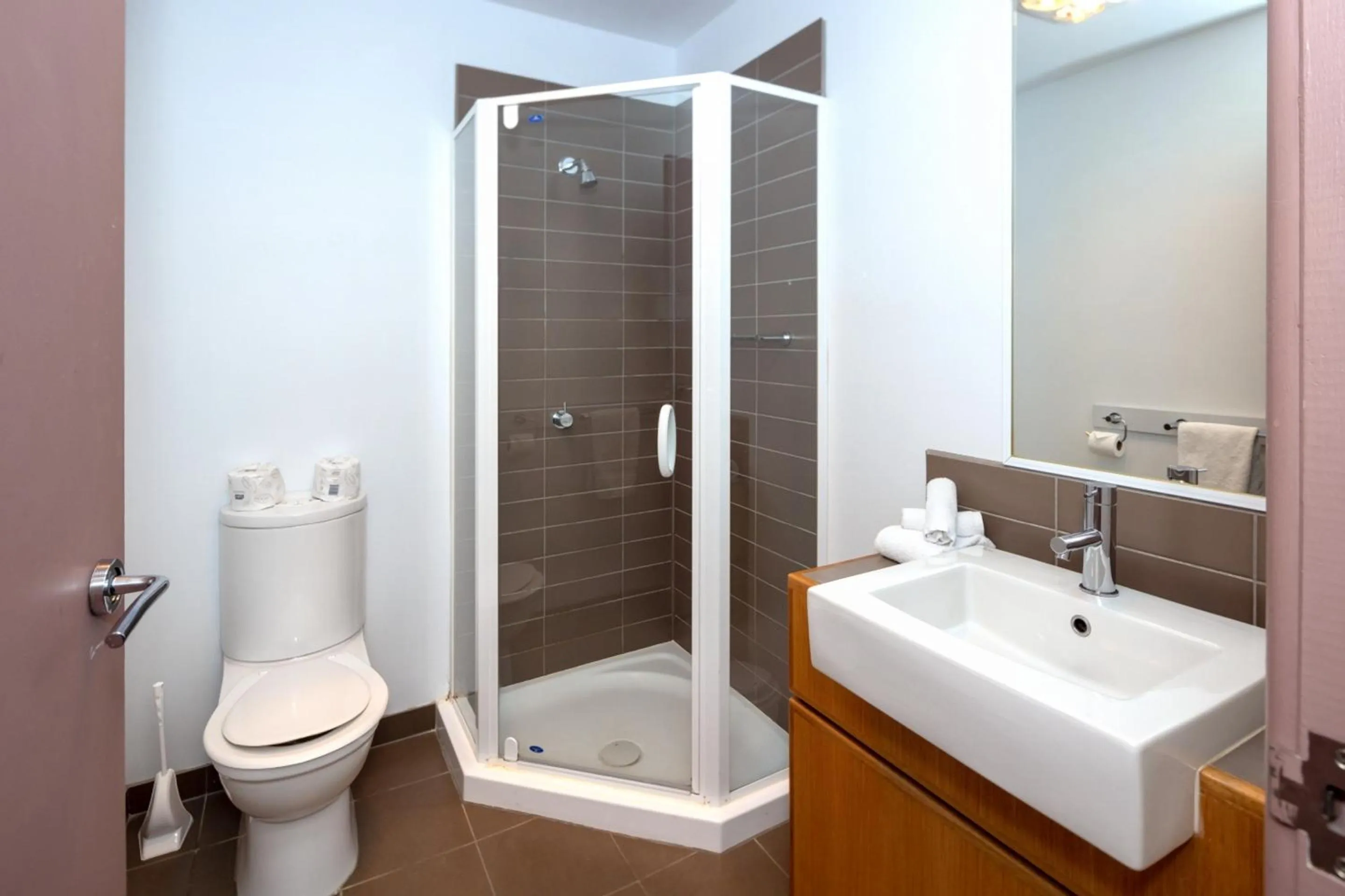 Bathroom in Central Hotel Hobart