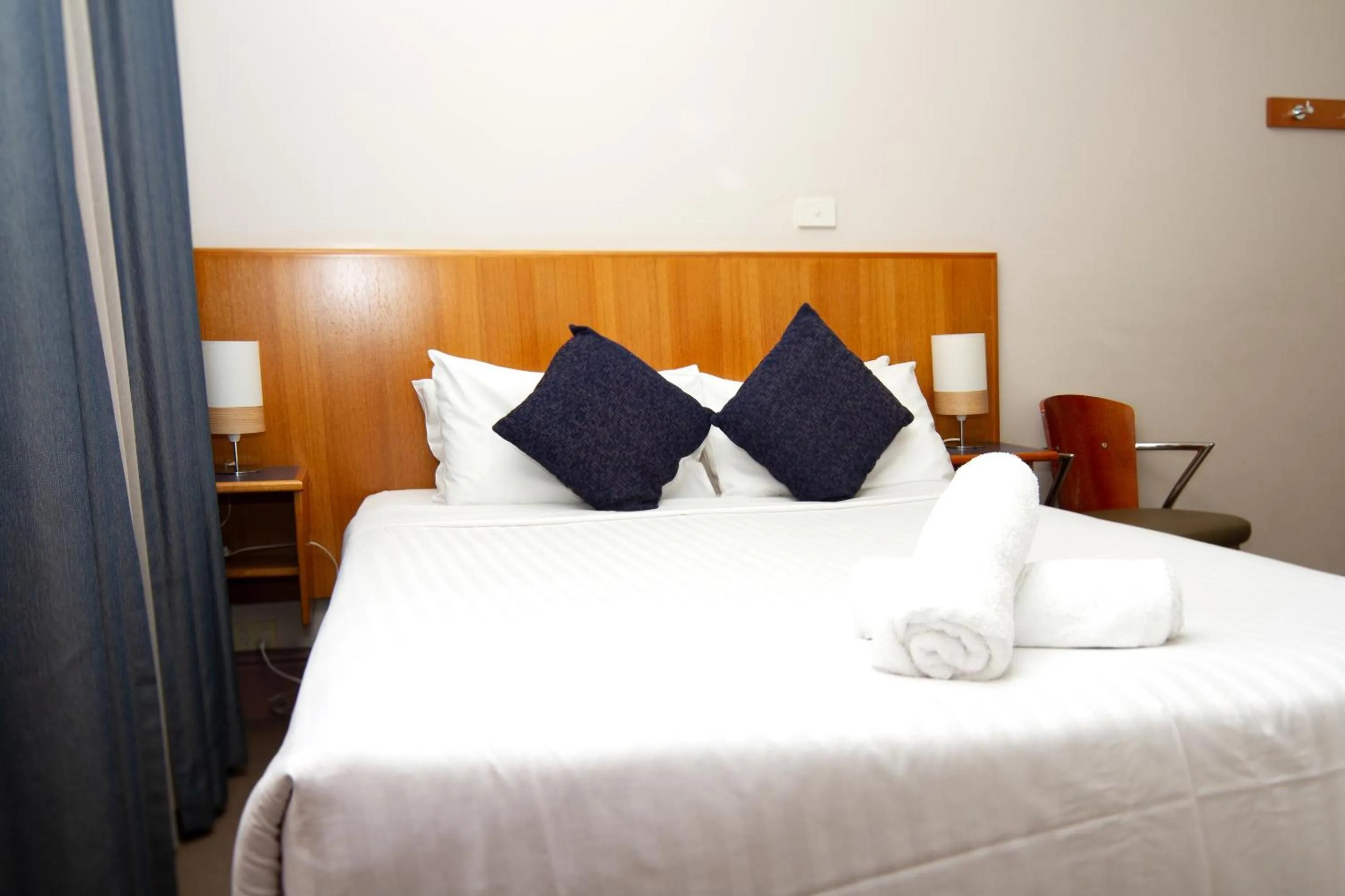 Bedroom, Bed in Central Hotel Hobart