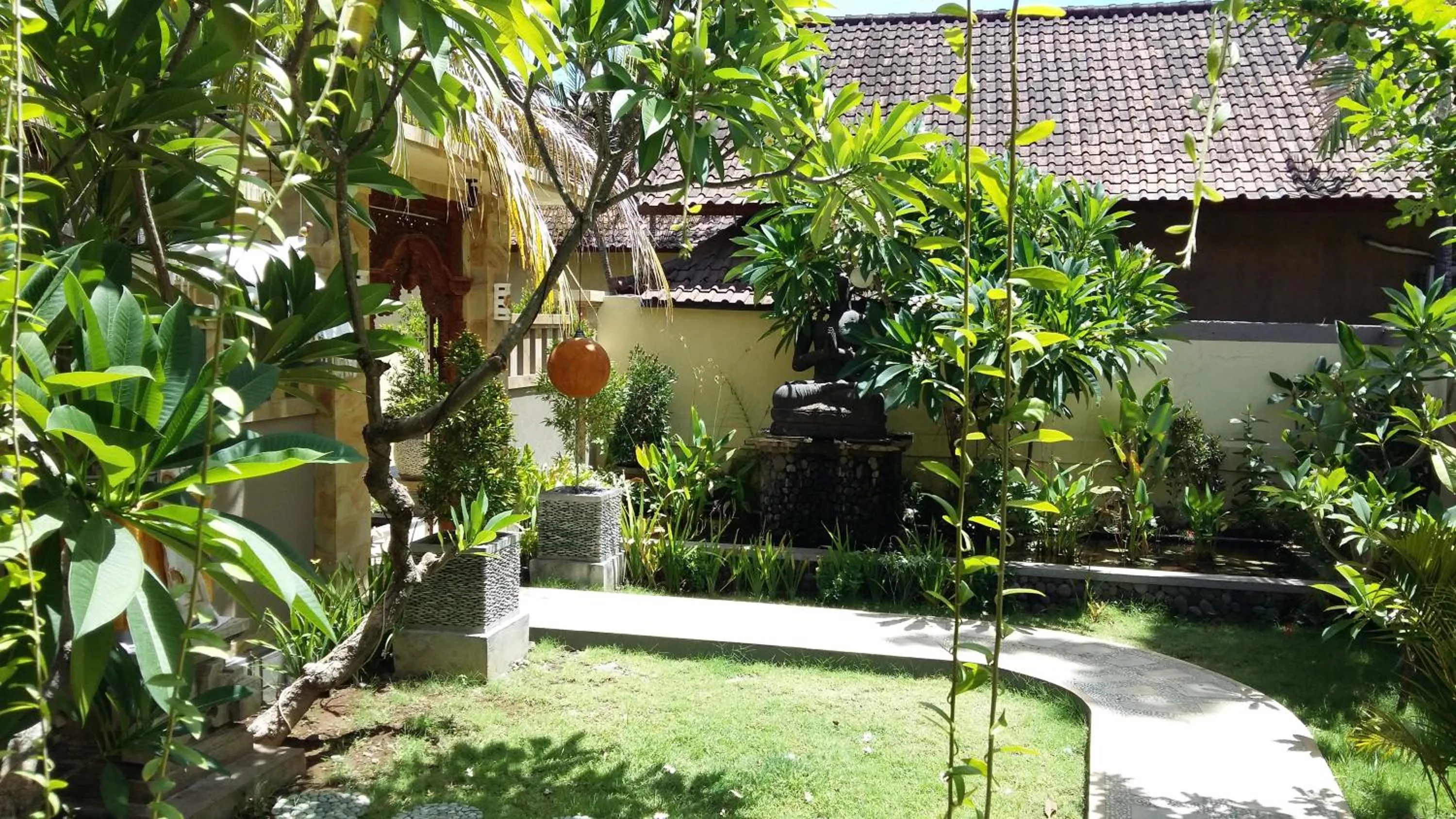 Facade/entrance in Apa Kabar Villas