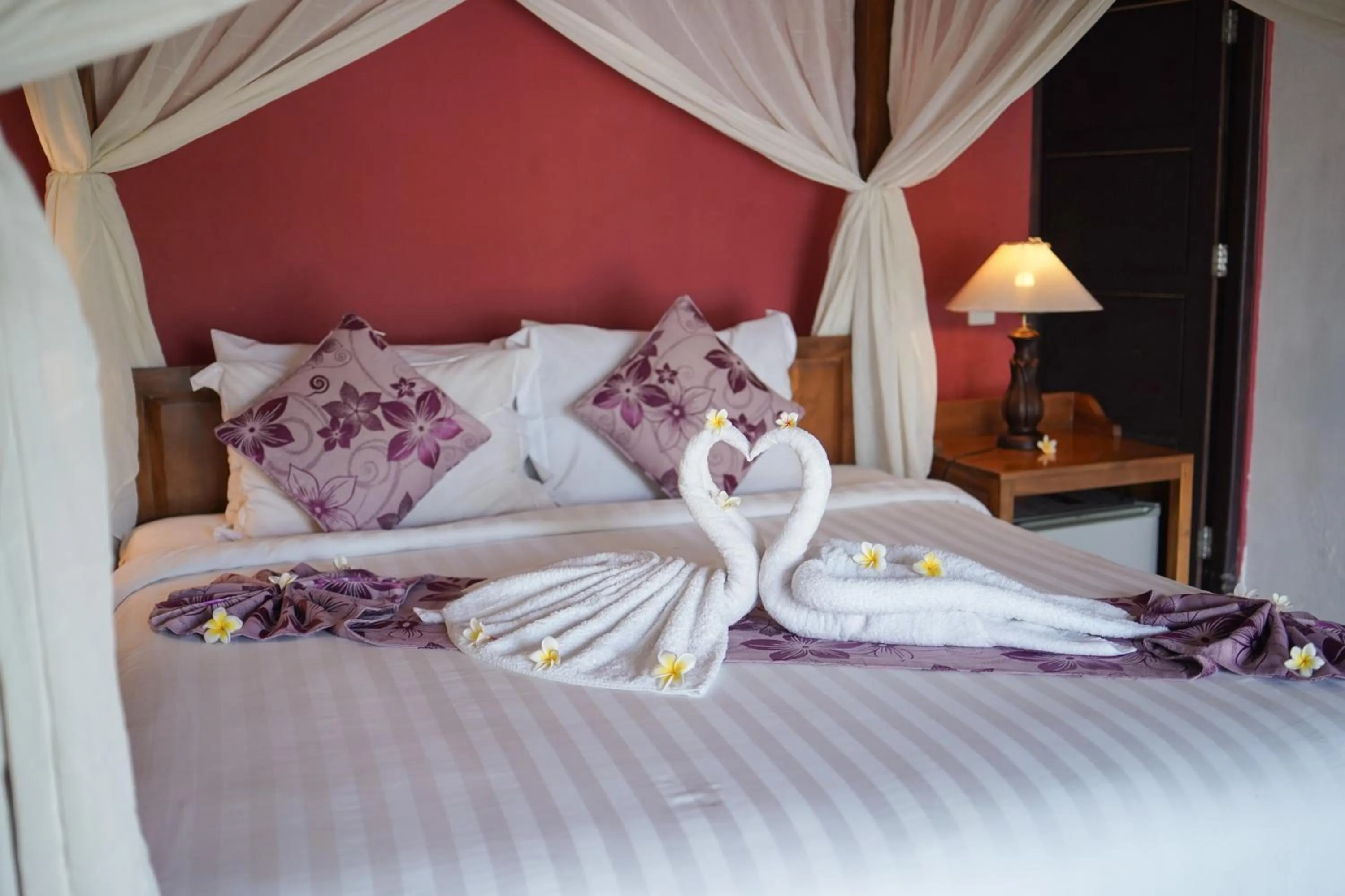 Bed in Apa Kabar Villas