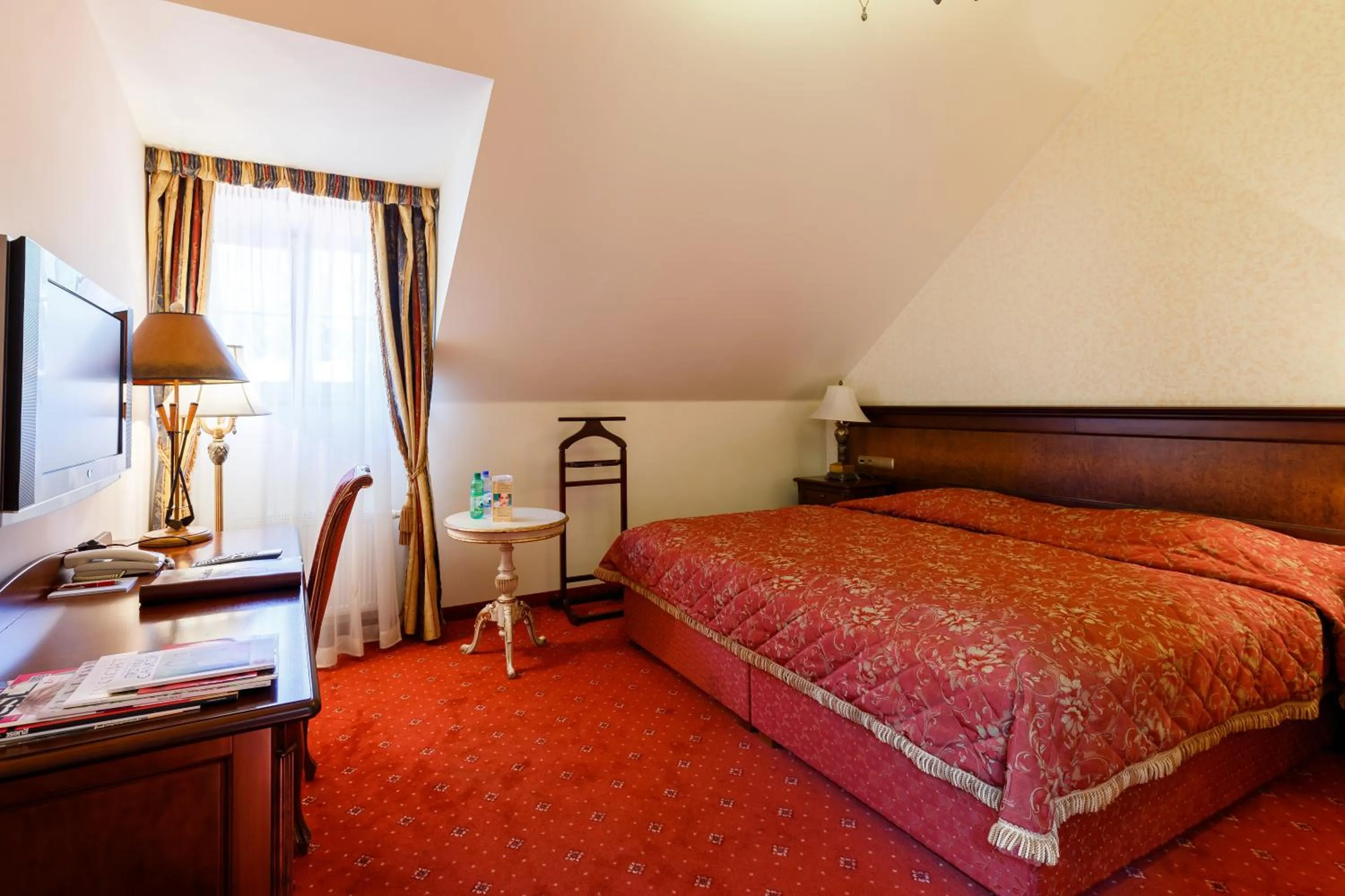 Bedroom, Bed in Aqua Marina