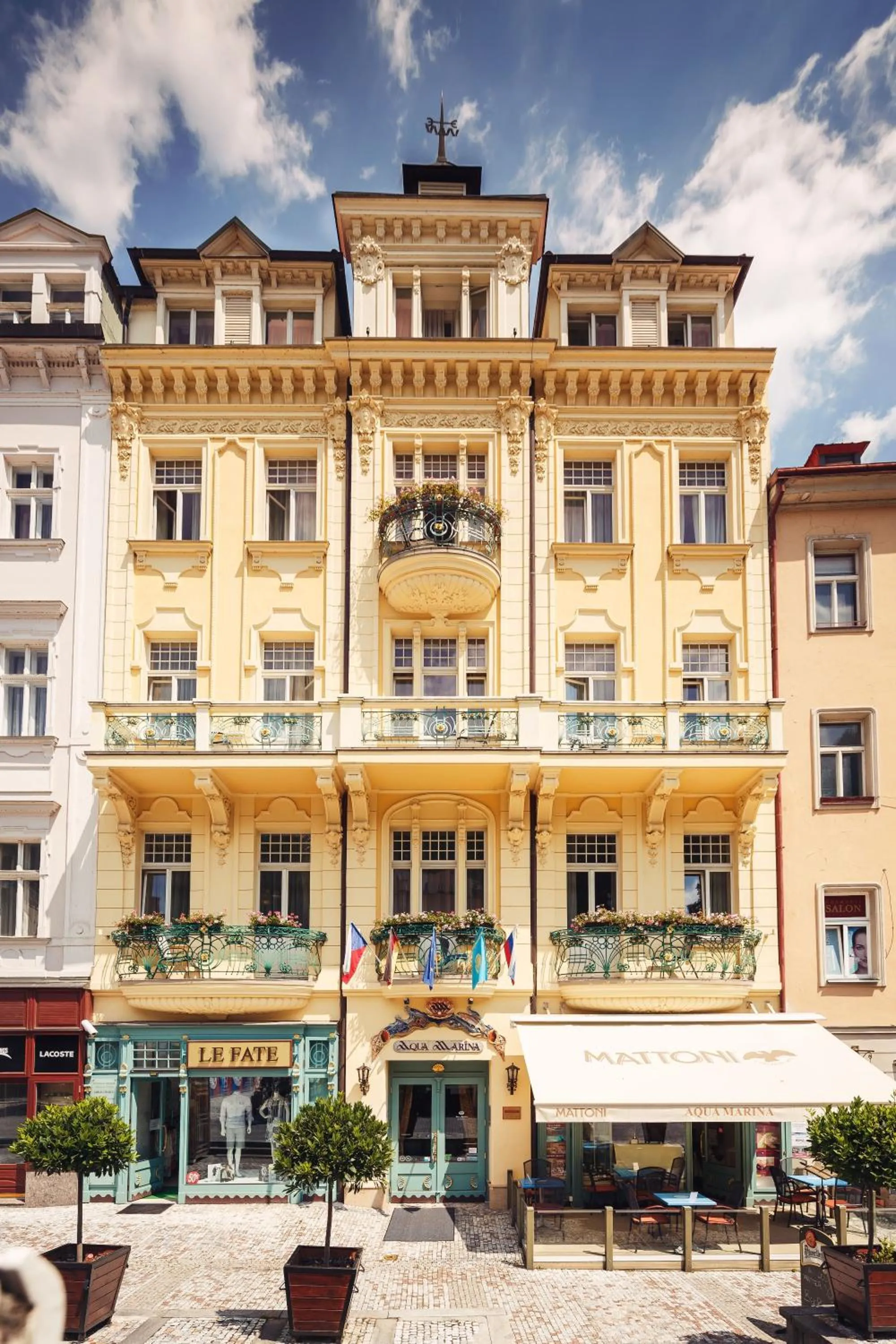 Property building in Aqua Marina