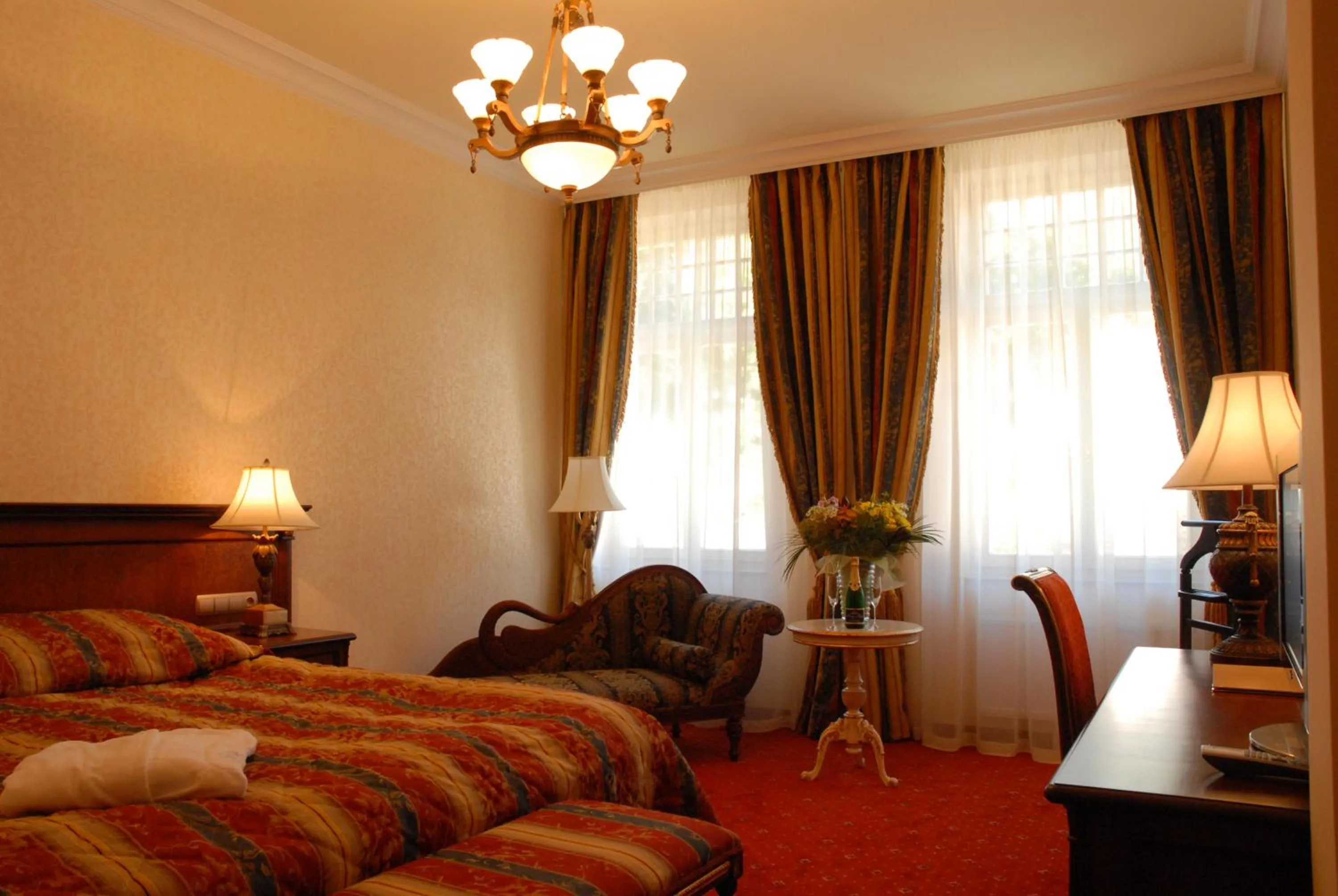 Photo of the whole room, Bed in Aqua Marina