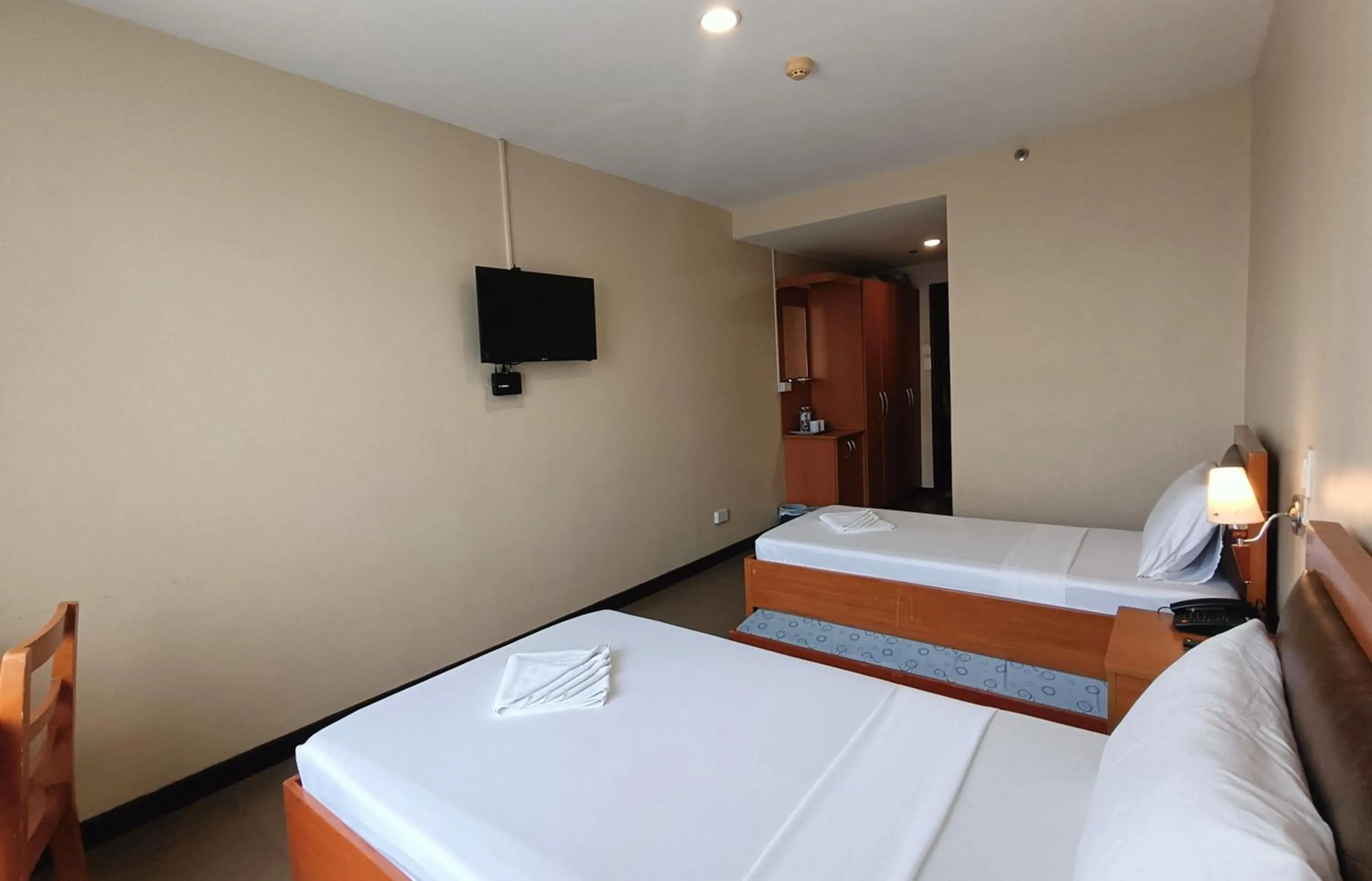 Bed in Fuente Oro Business Suites Cebu