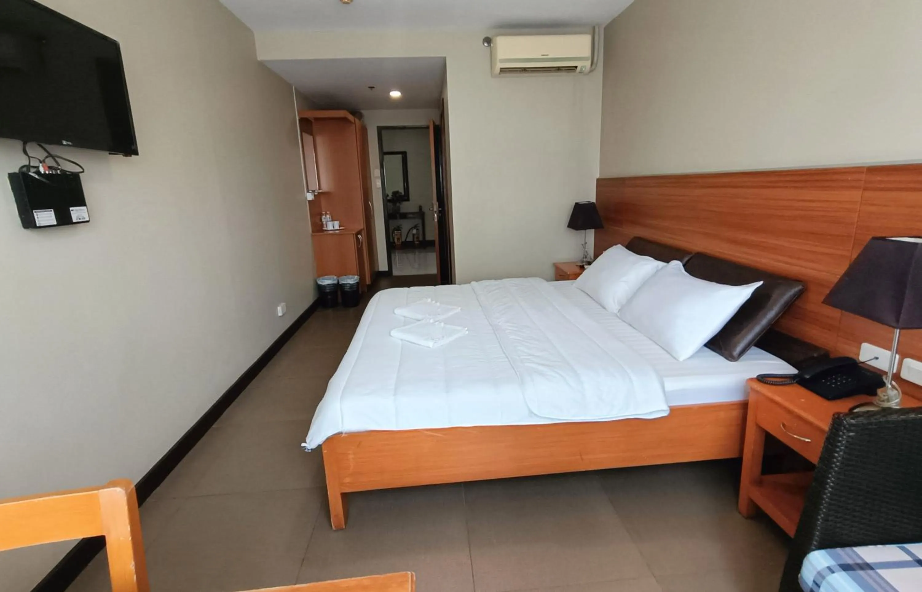 Bed in Fuente Oro Business Suites Cebu