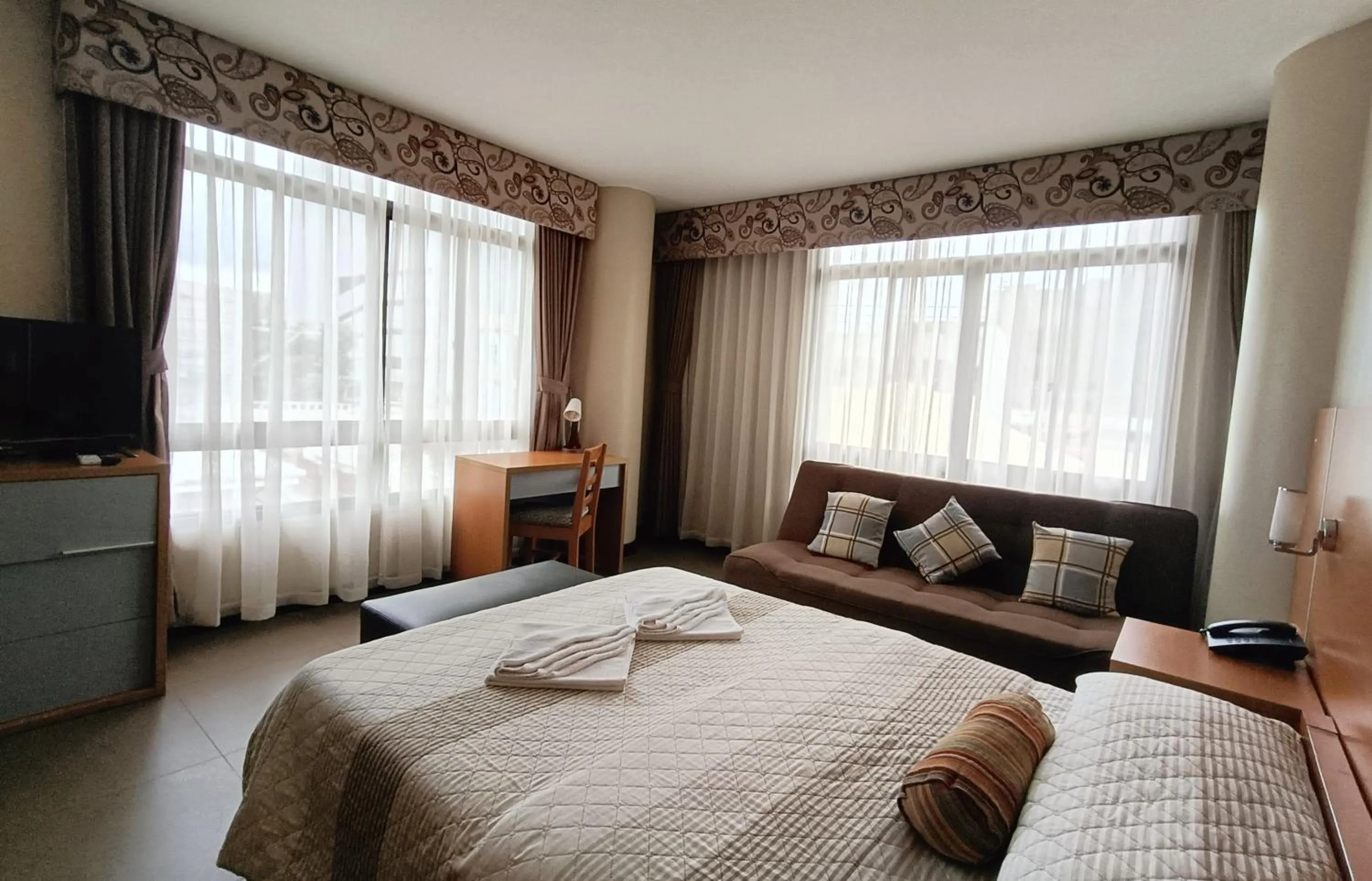 Bed in Fuente Oro Business Suites Cebu