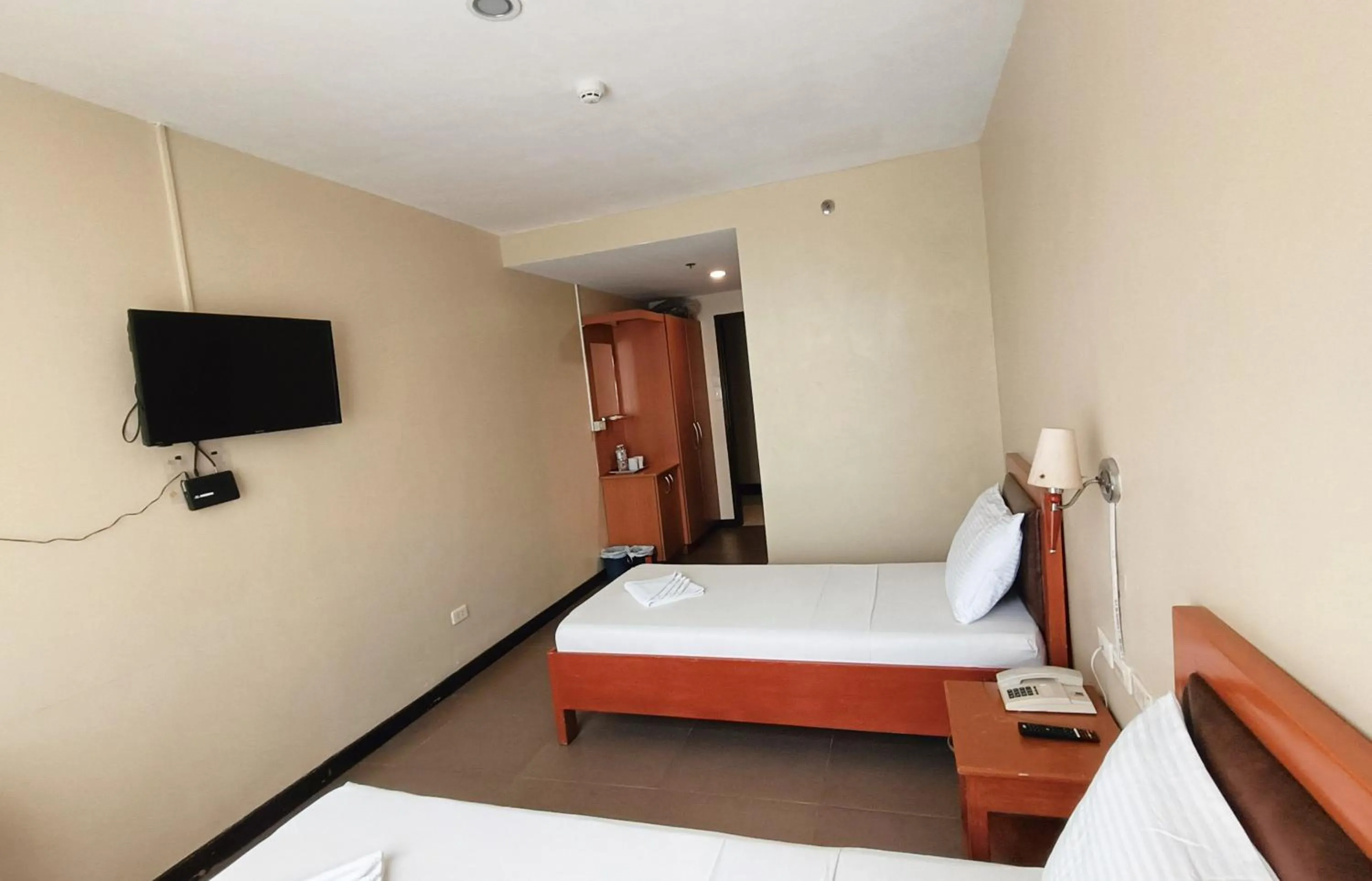 Bed in Fuente Oro Business Suites Cebu