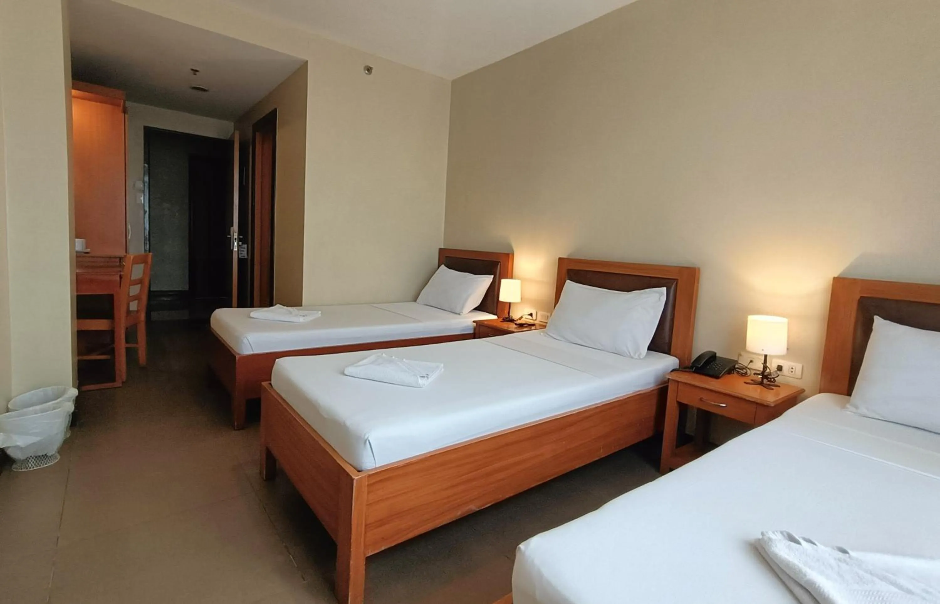 Bed in Fuente Oro Business Suites Cebu