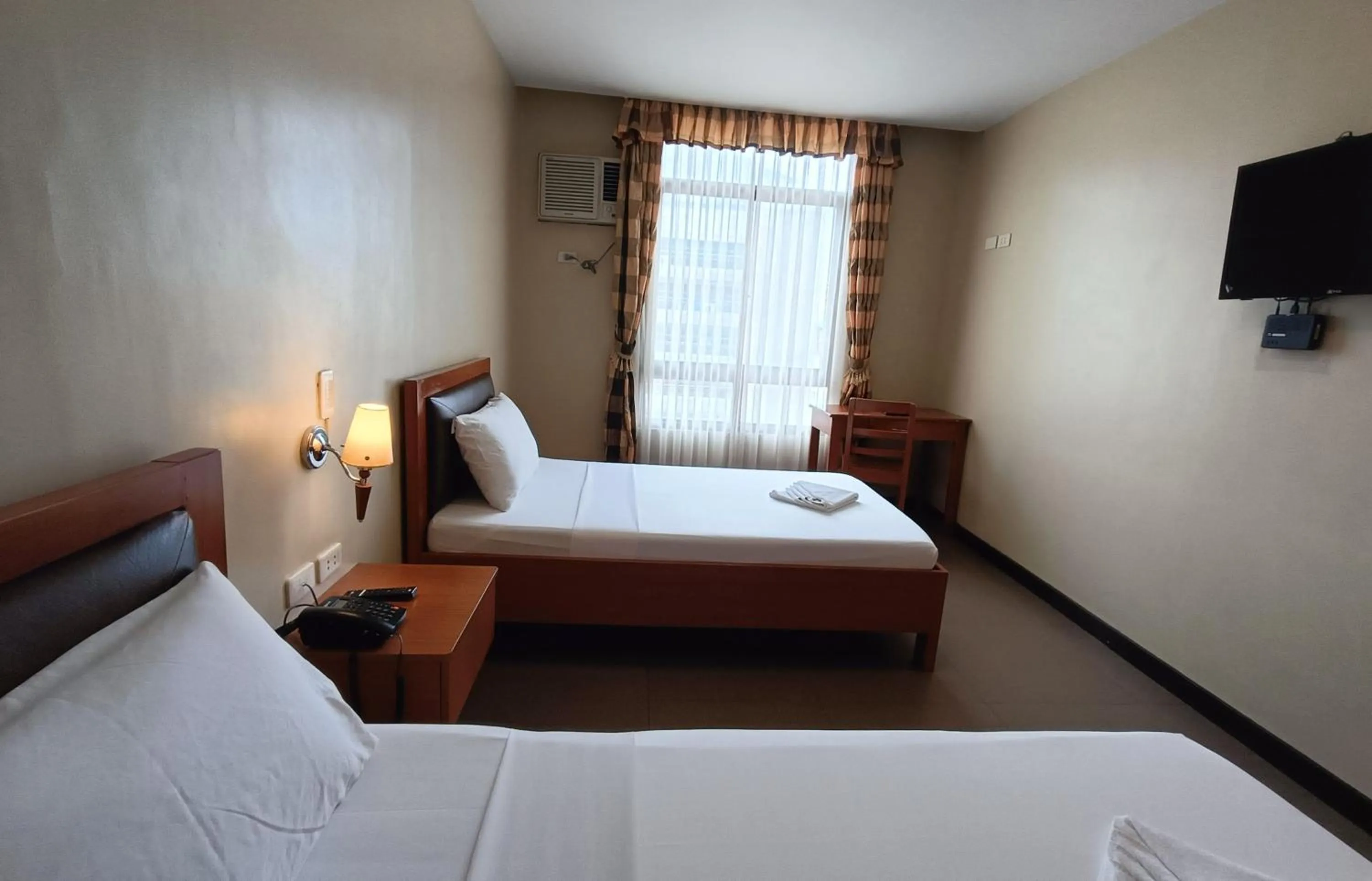 Bed in Fuente Oro Business Suites Cebu