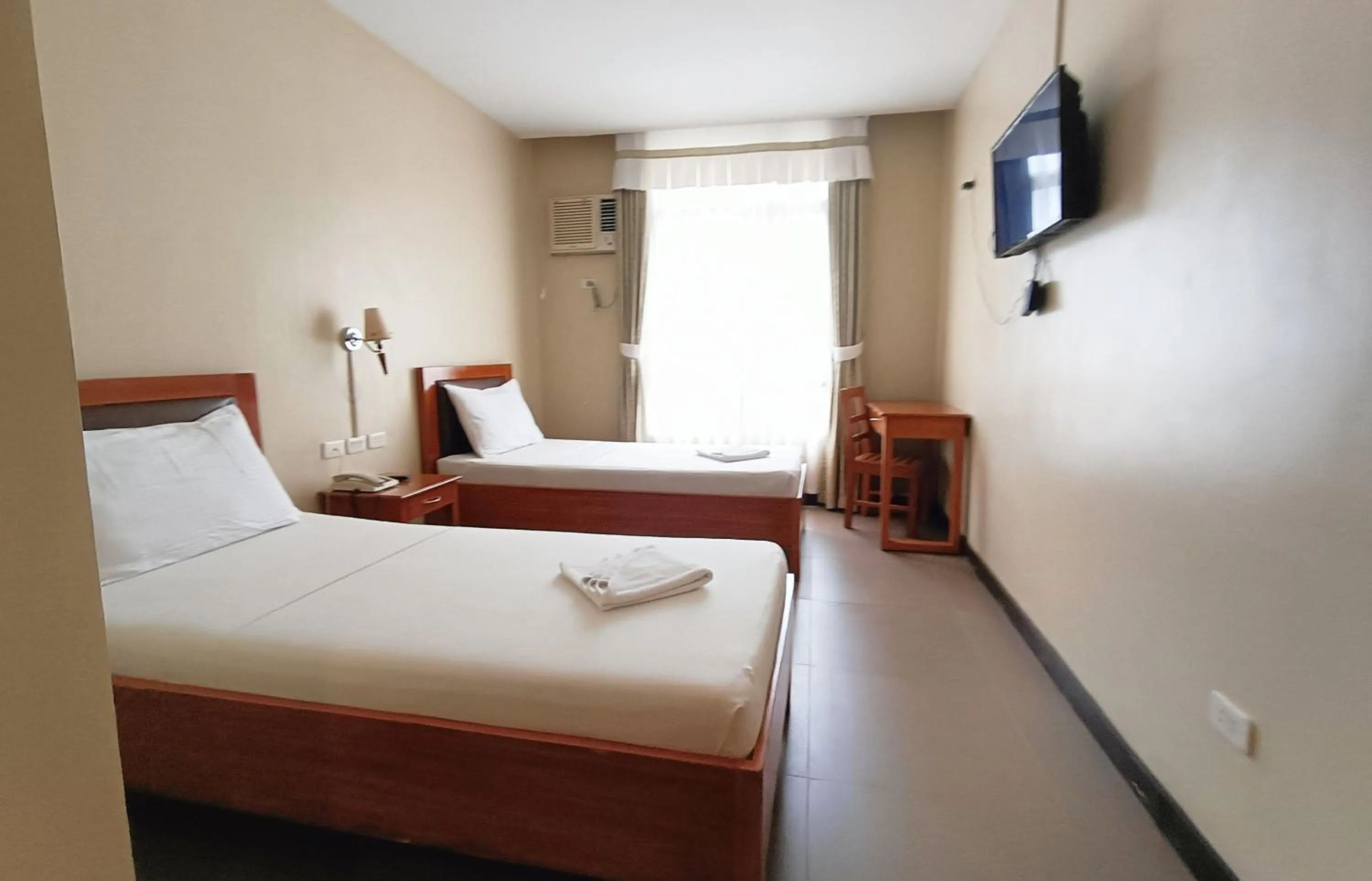 Bed in Fuente Oro Business Suites Cebu