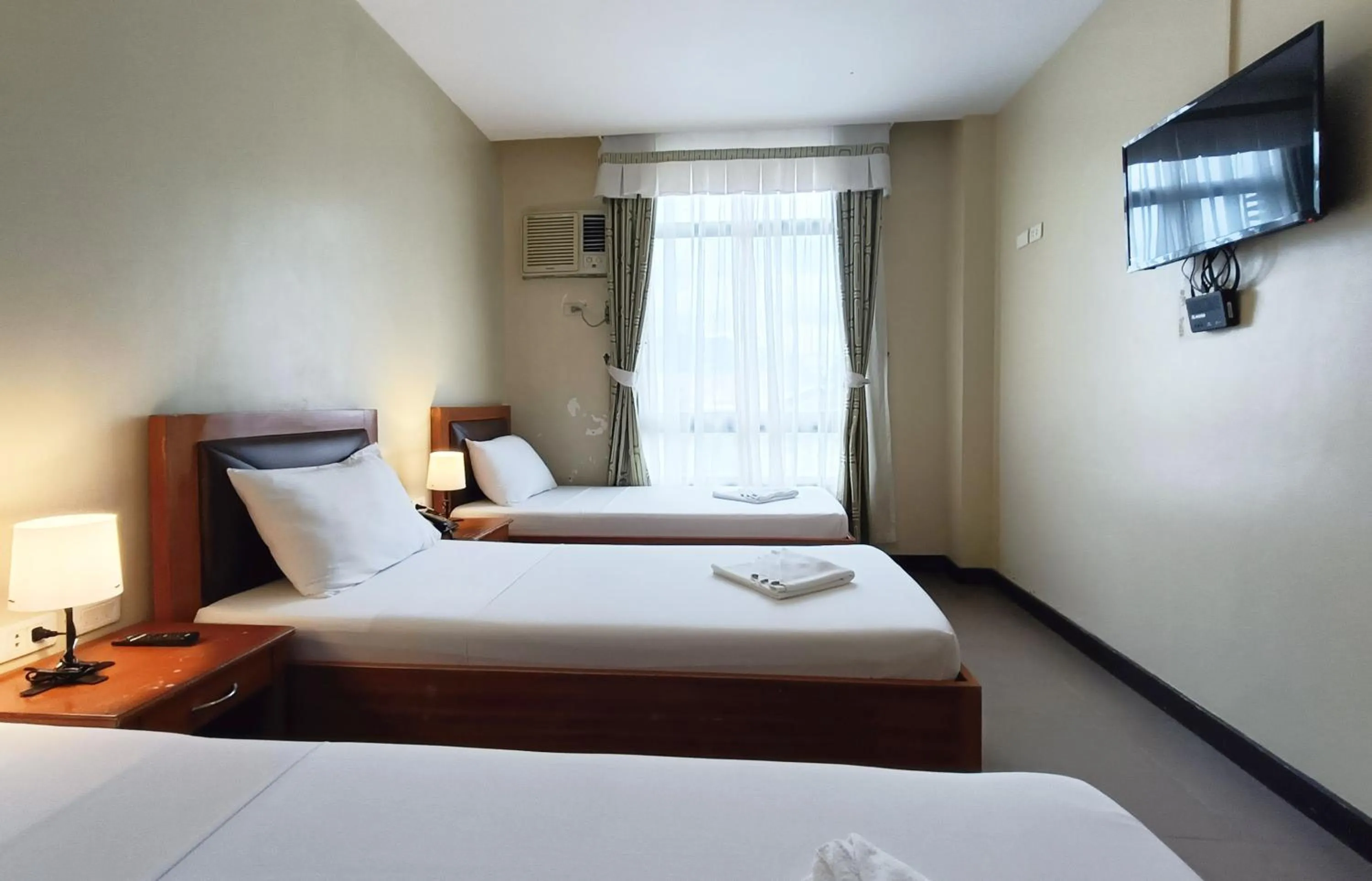 Bed in Fuente Oro Business Suites Cebu