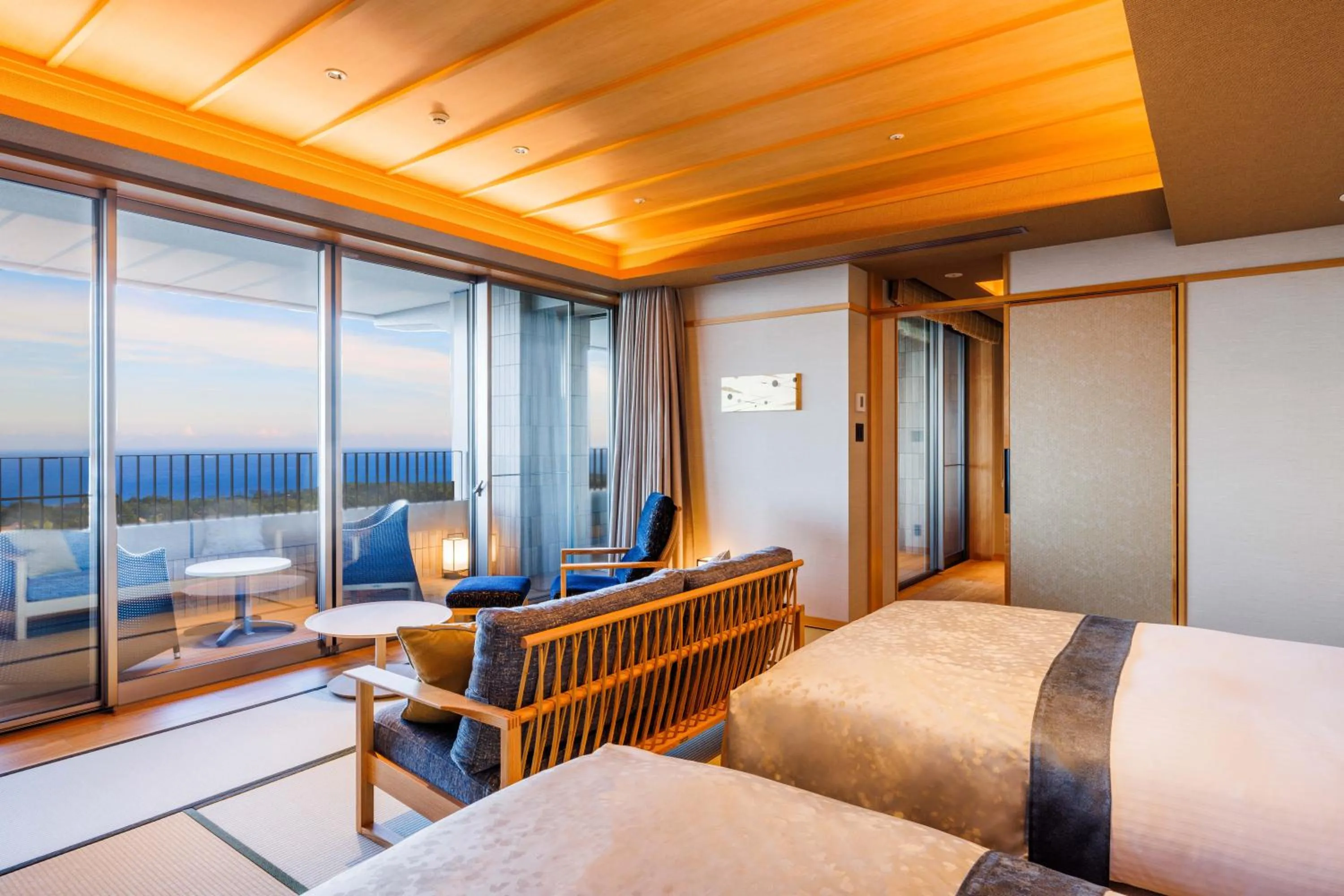 Photo of the whole room, Bed in KAMENOI HOTEL Izukogen