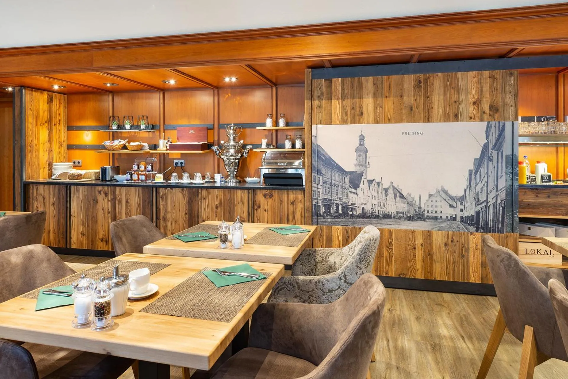 Buffet breakfast in Bayerischer Hof