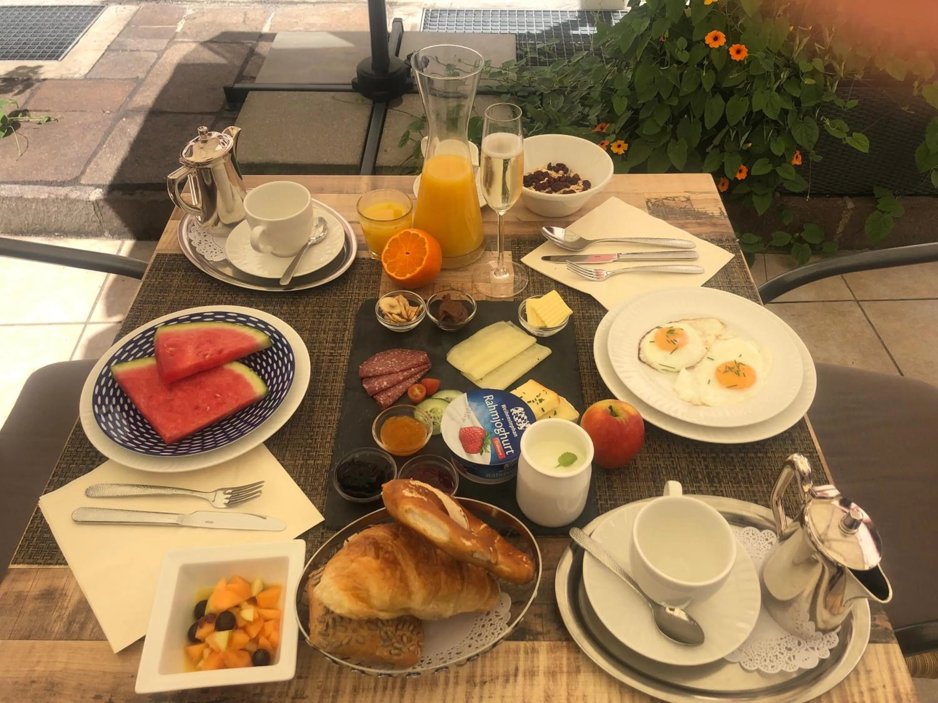 Breakfast in Bayerischer Hof