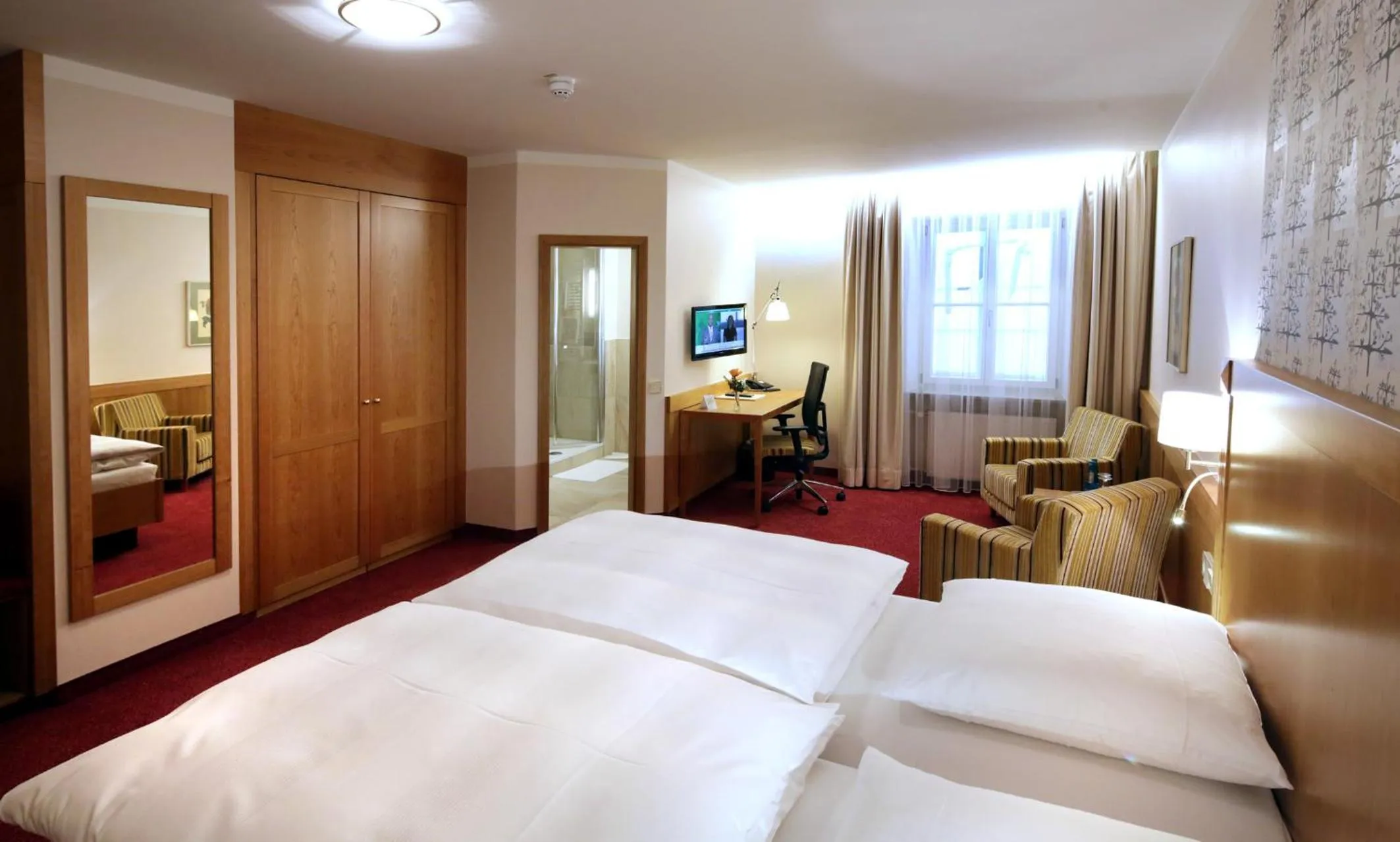 Day, Bed in Bayerischer Hof