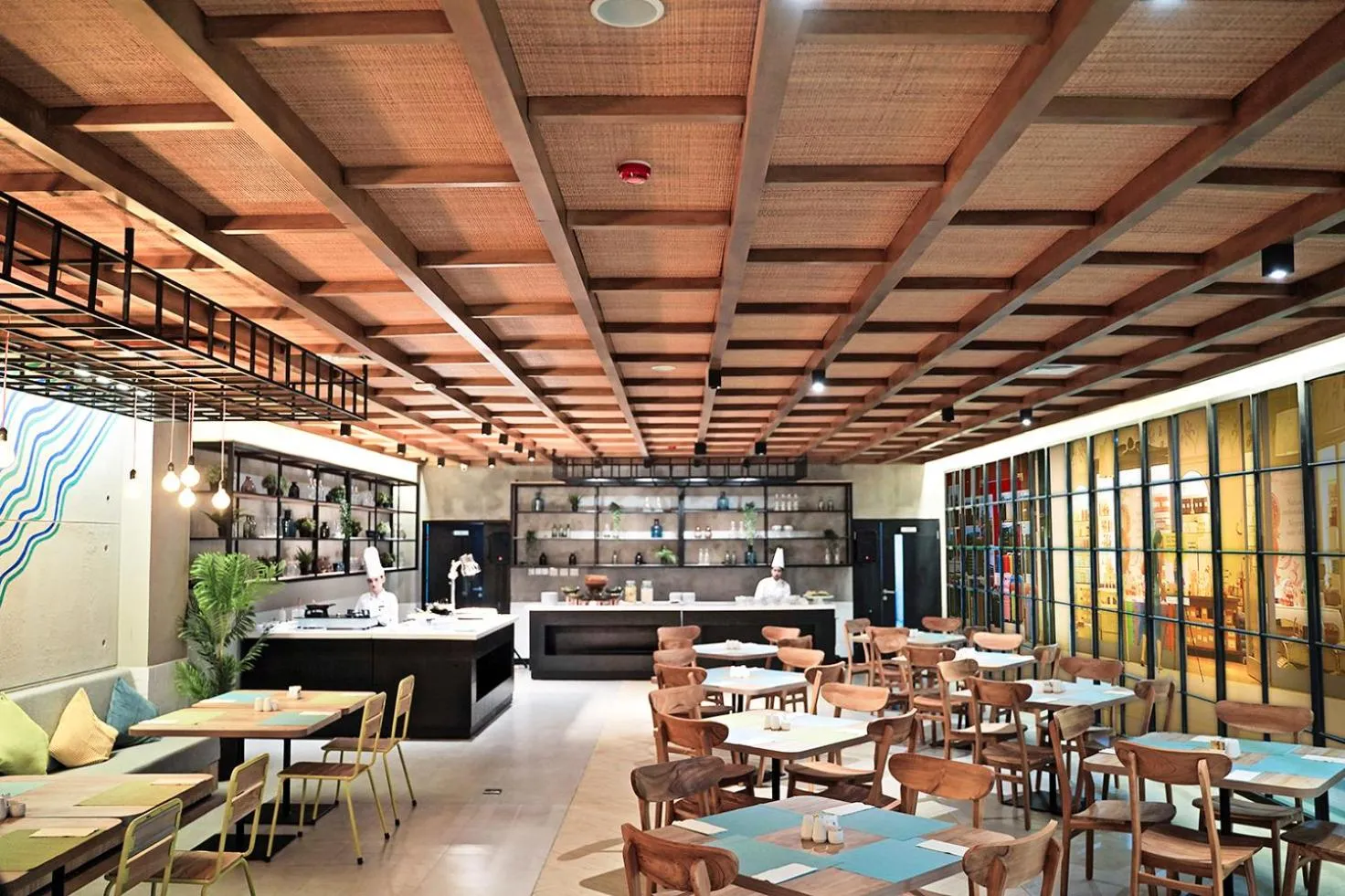 Restaurant/places to eat in PALM PARK Hotel Surabaya