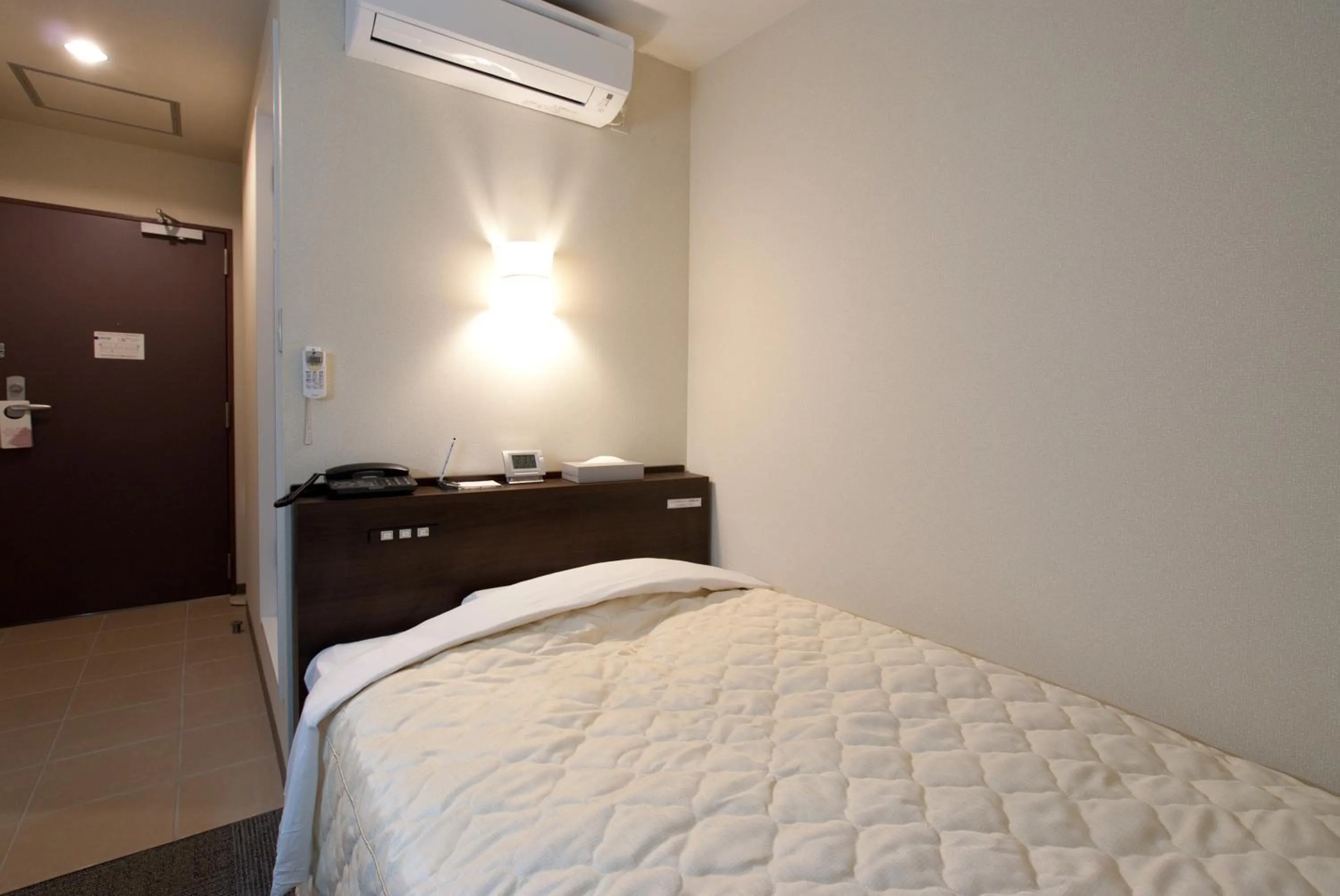 Photo of the whole room, Bed in Hotel Aston Plaza Himeji