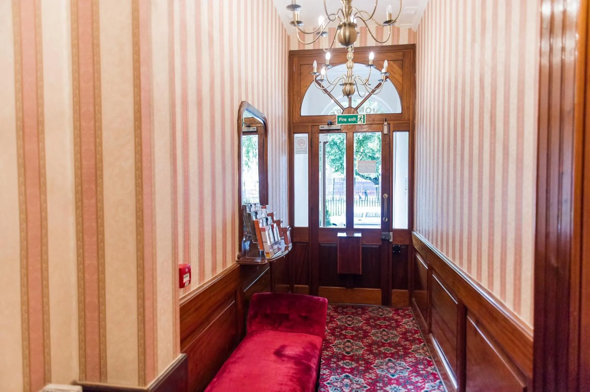 Area and facilities, Bed in Avonmore Hotel