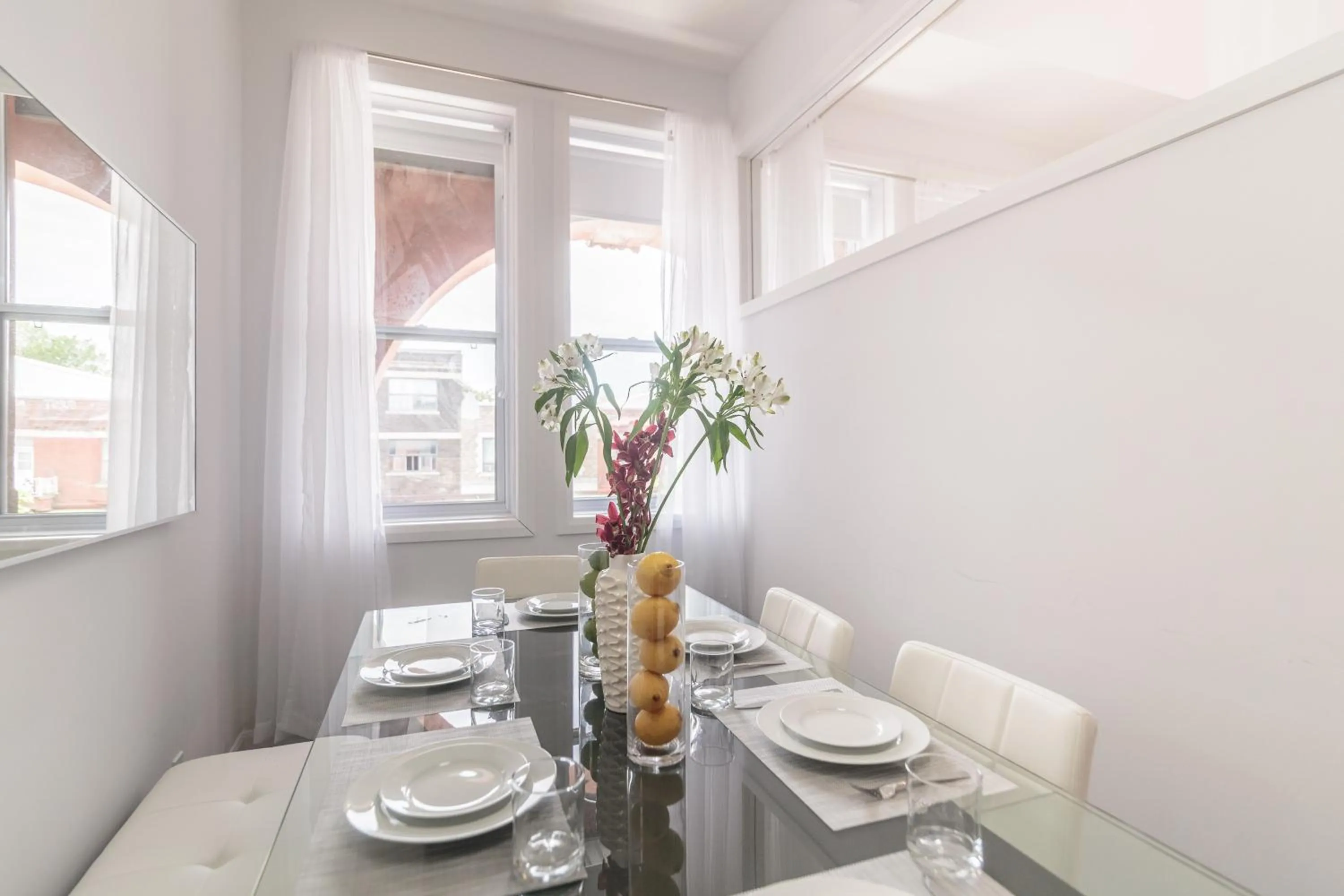Dining area in Parc Avenue Residences Mile End