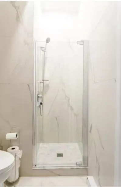 Shower in Parc Avenue Residences Mile End