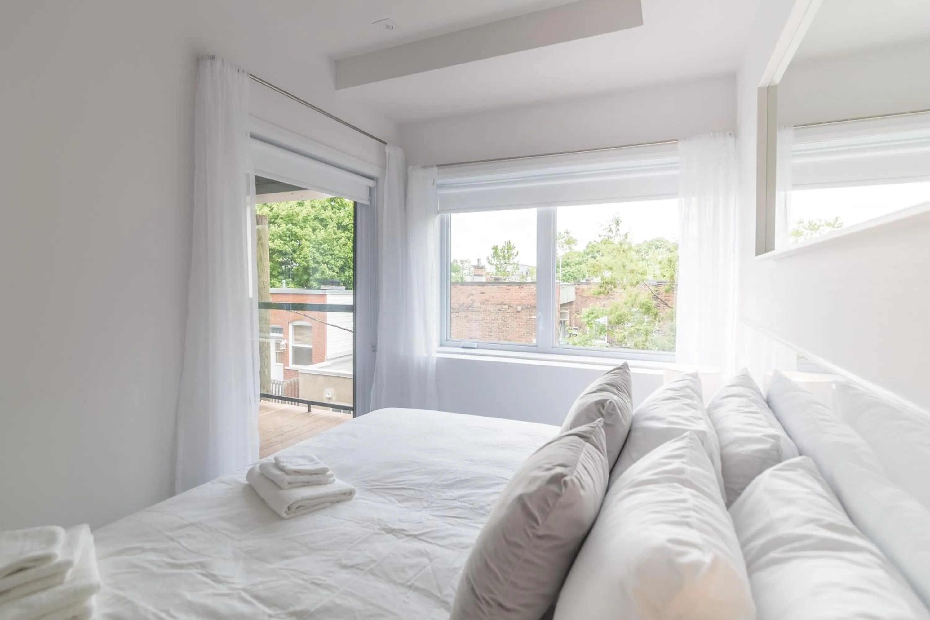 Bed in Parc Avenue Residences Mile End