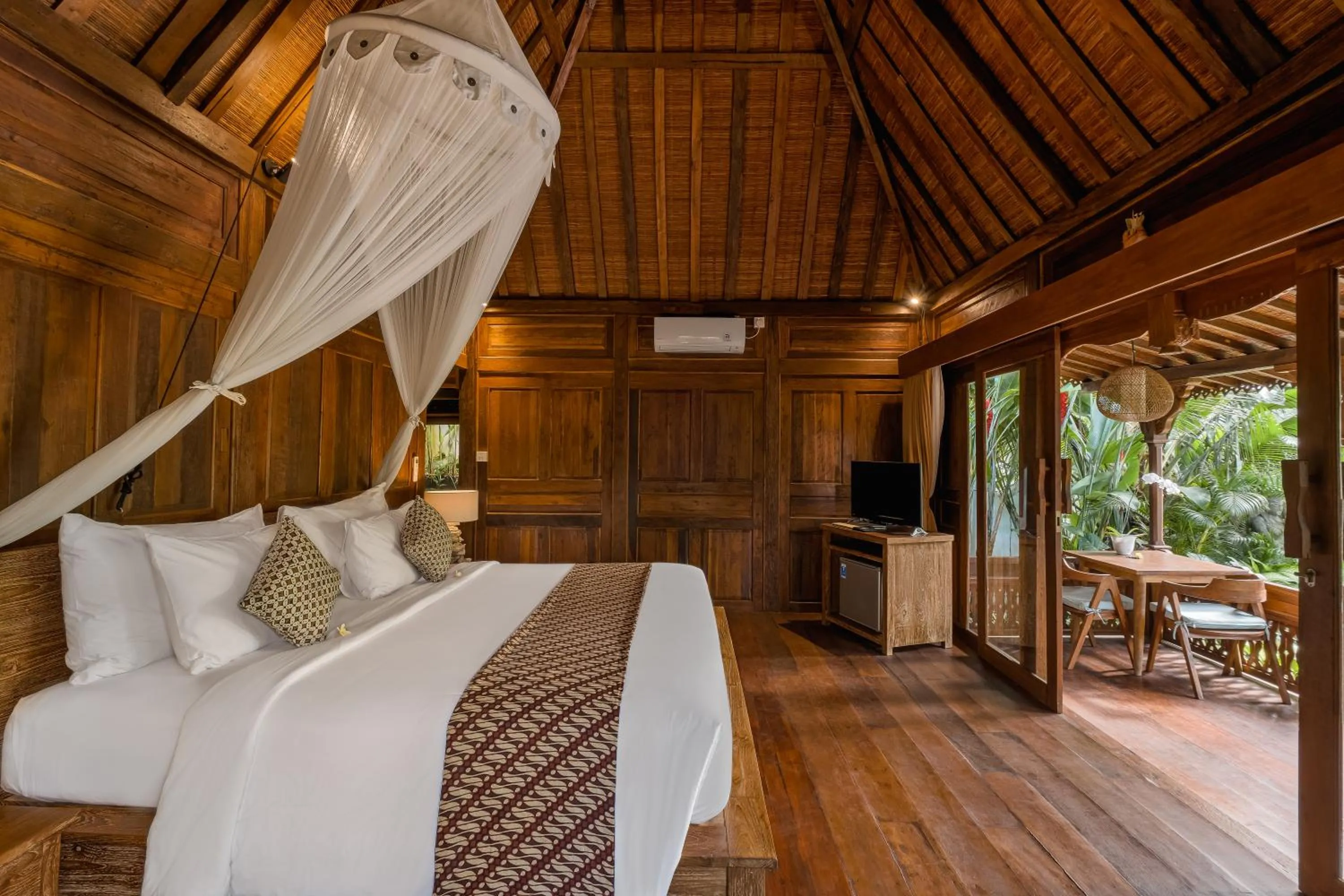 Bed in Mandana Ubud Villa