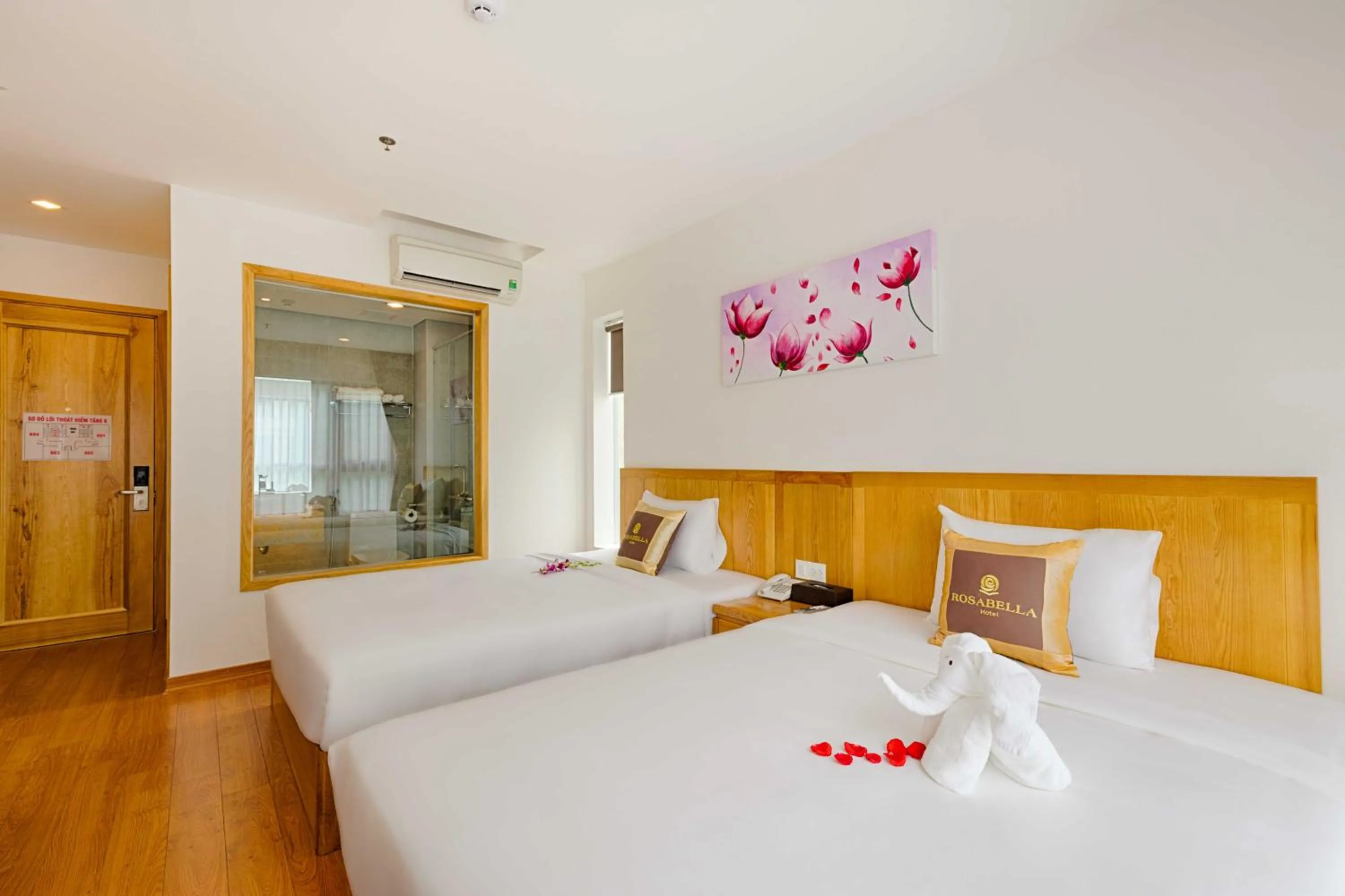 Bed in Rosabella Boutique Hotel