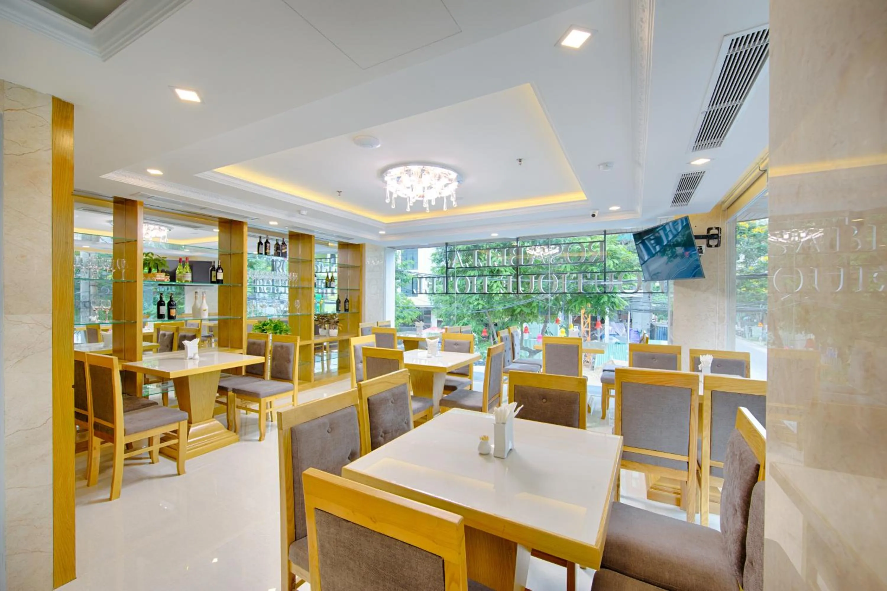 Restaurant/places to eat in Rosabella Boutique Hotel