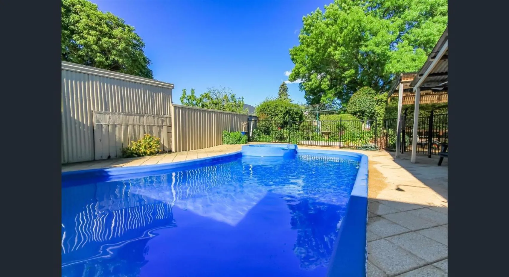 Swimming pool in Ambrosia Holiday Home