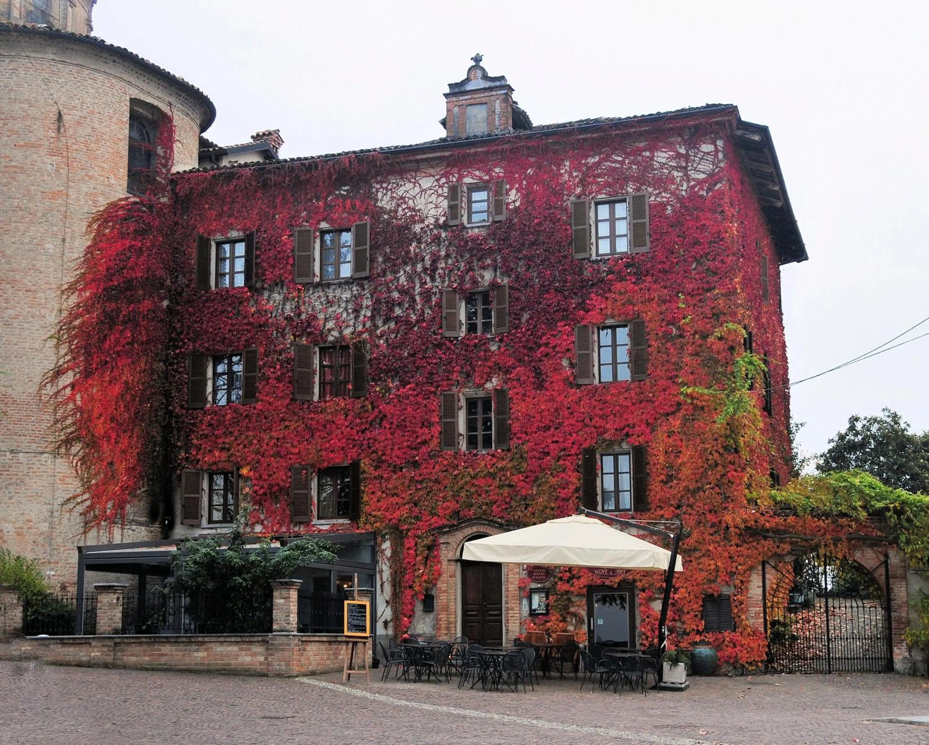 Facade/entrance in L'Aromatario